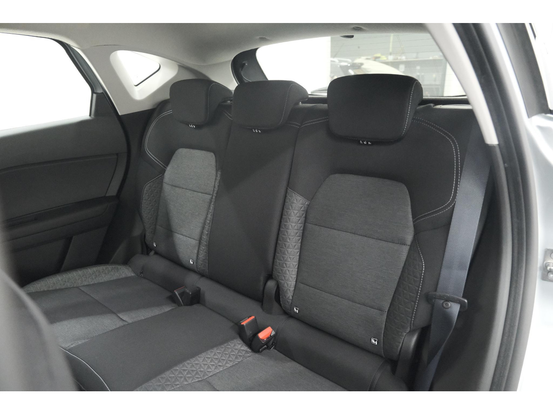 Renault Captur TCe 90 Evolution | Parkeersensoren | Navigatie | Allseason Banden | Apple Carplay
