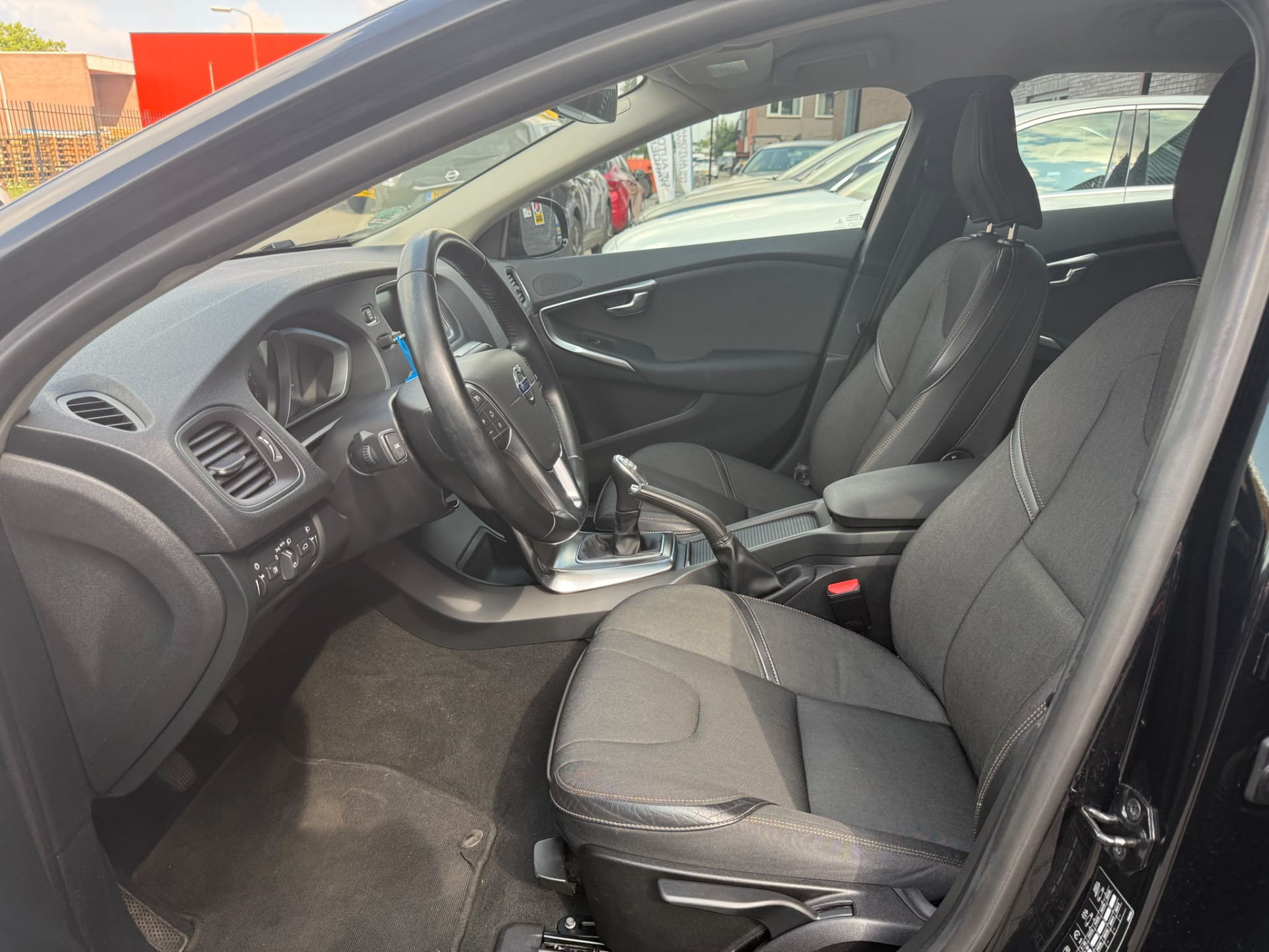 Volvo V40 Cross Country 1.6 T4 Momentum | 2E EIGENAAR | 3/6 OF 12 MND GARANTIE | NAVI | CRUISE |TREKHAAK | DEALER ONDERHOUDEN |