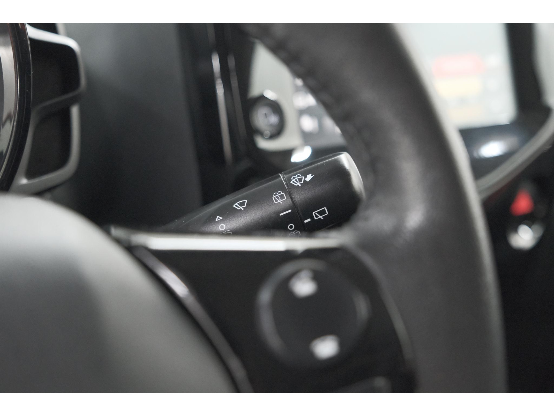 Peugeot 108 1.0 e-VTi Allure TOP! | Elektrisch Vouwdak | Trekhaak | Camera | Apple Carplay