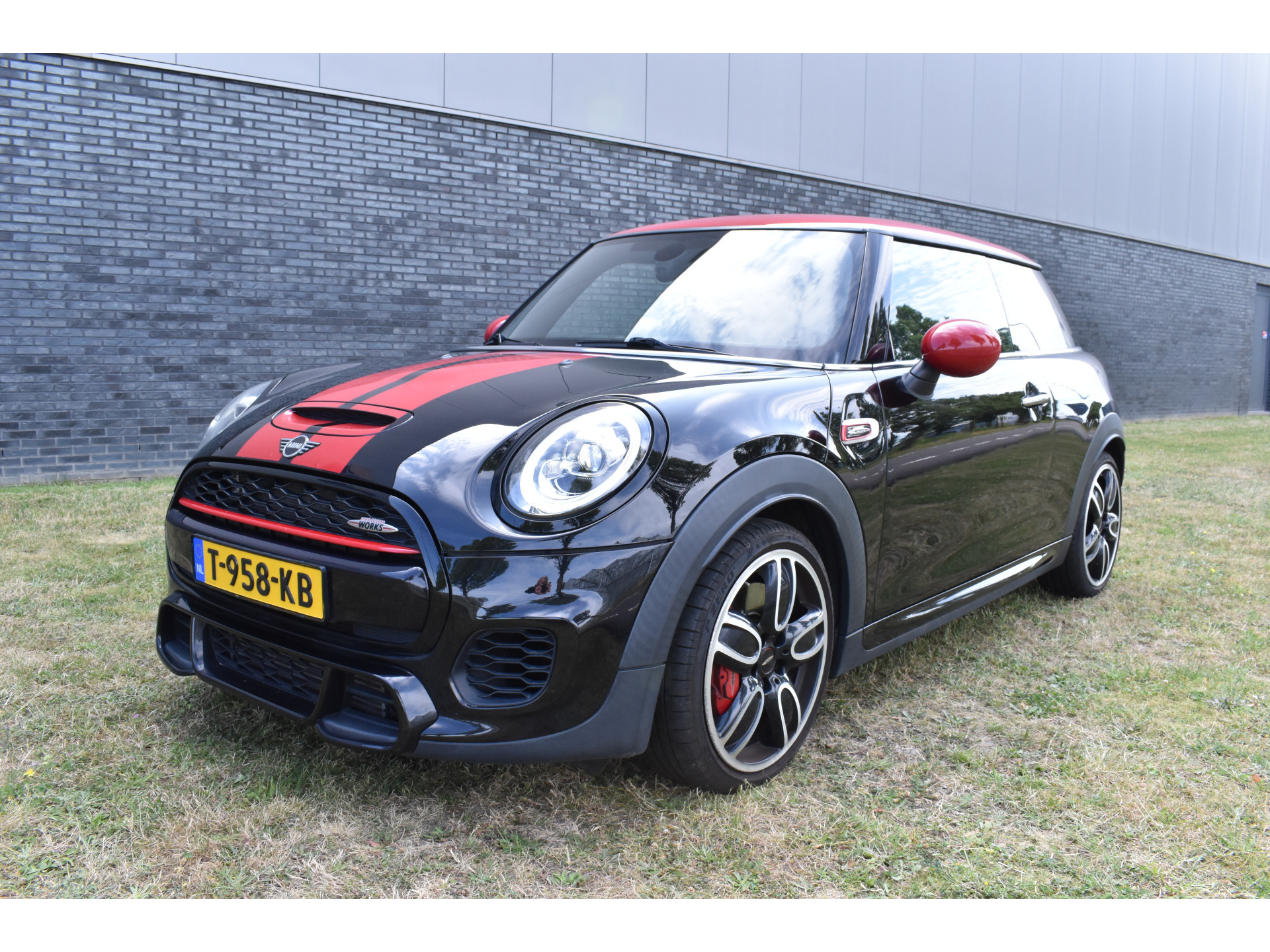 MINI 3-Deurs 2.0 John Cooper Works Chili 232pk Leer Navi Automaat