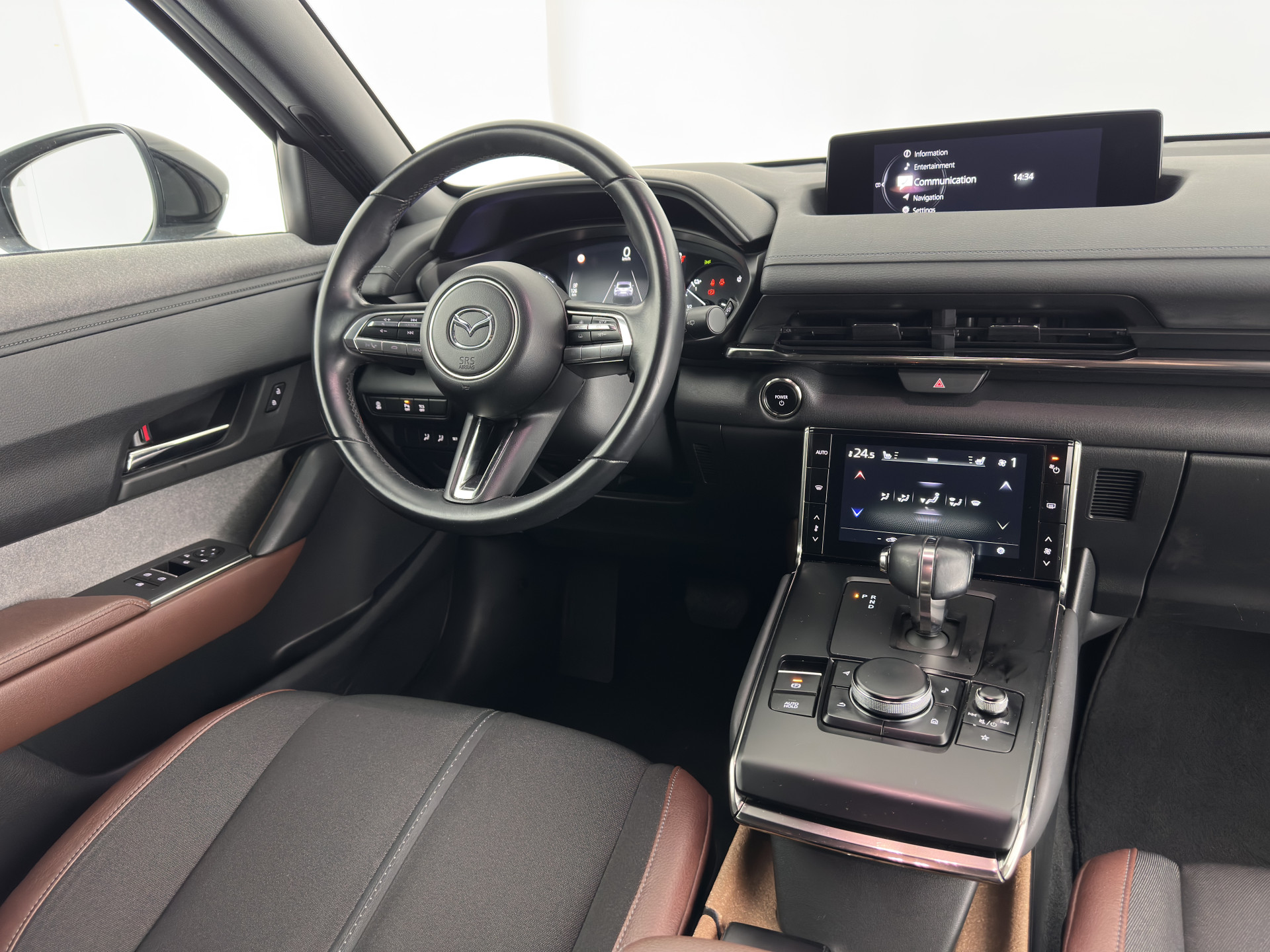 Mazda MX-30 e-SkyActiv 145 First Edition 36 kWh {SOH-92%} (INCL-BTW) Aut.*LEATHER-MICROFIBRE | FULL-LED | NAVI-FULLMAP | KEYLESS | BLIND-SPOT |  ADAPTIVE-CRUISE | HEAD-UP | CAMERA | DIGI-COCKPIT | MEMORY-PACK | SHIFT-PADDLES | 18"ALU*