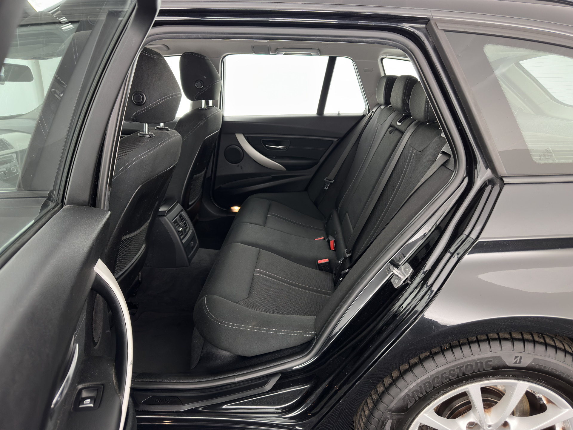 BMW 3-serie Touring 316d Centennial Executive Aut. *FULL-LED | SPORT-SEATS | NAVI-FULLMAP | ECC | PDC | CRUISE | 16''ALU*