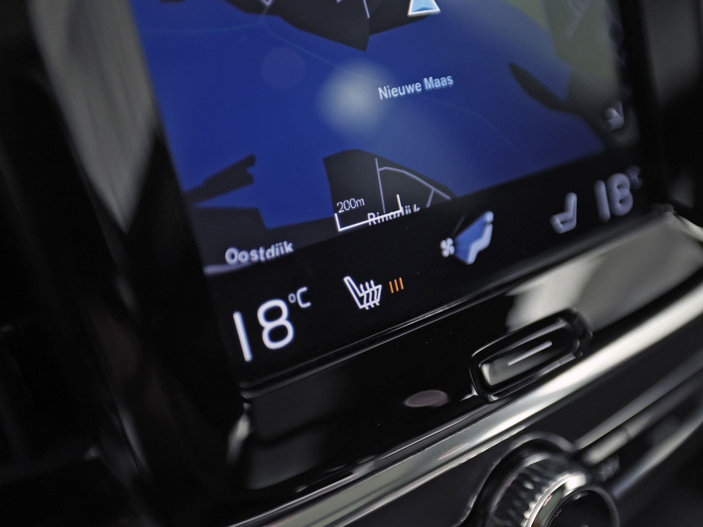 Volvo V90 2.0 T4 R-Design Automaat 190Pk (PANORAMADAK, HARMAN/KARDON, MEMORY SEATS, APPLE CARPLAY, GETINT GLAS, CAMERA, STOELVERWARMING, LEDER, NIEUWE APK, NIEUWSTAAT)