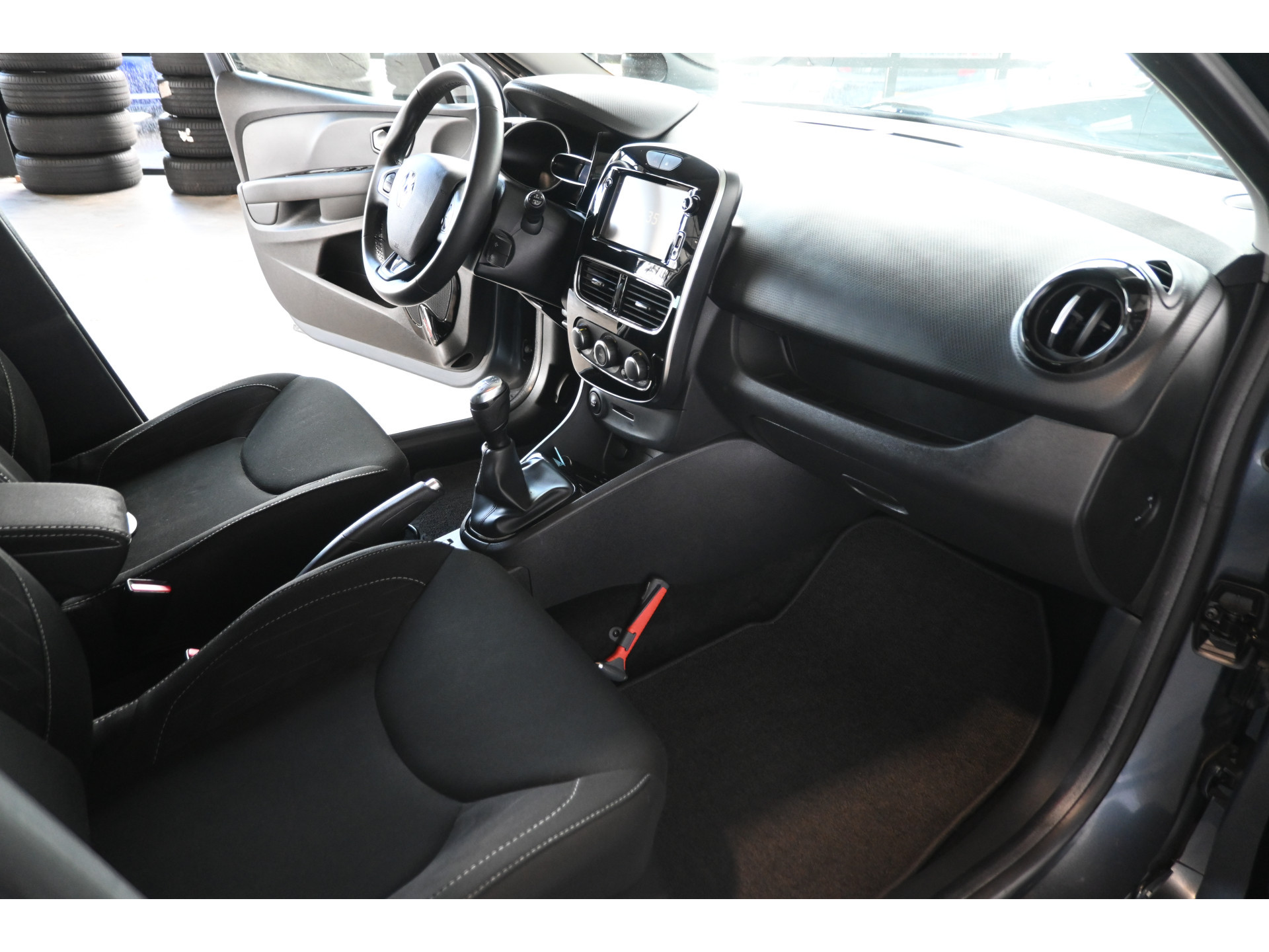 Renault Clio 1.5 dCi Limited Airco LED Navigatie Goed Onderhouden! Rijklaarprijs! Inruil Mogelijk!