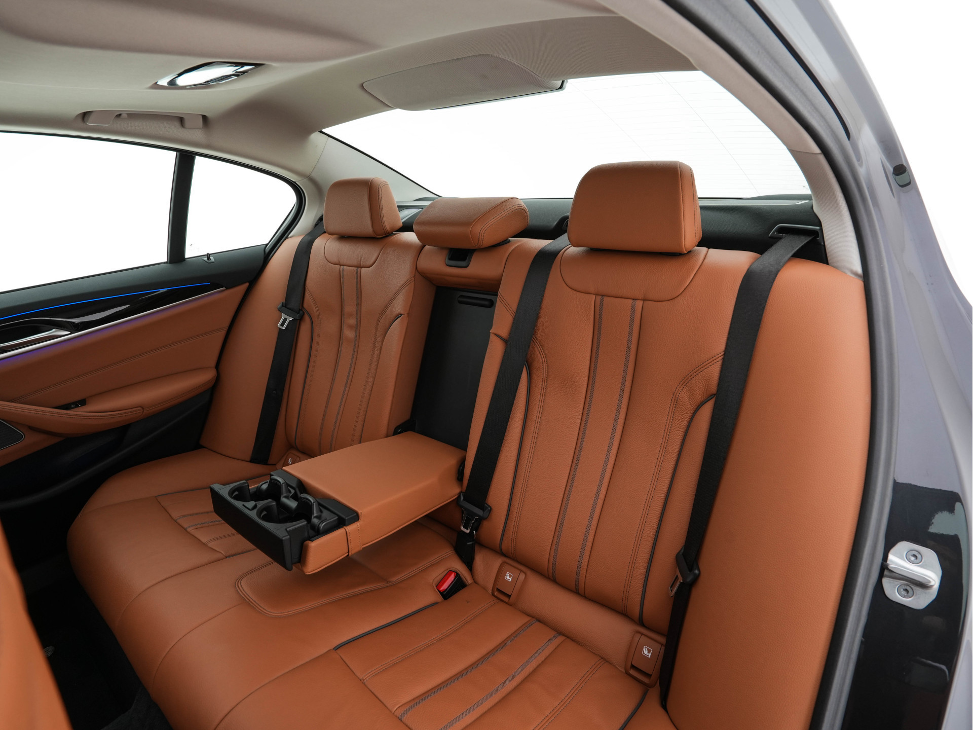 Alpina BMW ALPINA D5 S "Limousine nr.121" ALLRAD Aut. *PANO | LEATHER | HARMAN/KARDON | FULL-LED | ADAPTIVE-CRUISE | MEMORY-PACK | DIGI-COCKPIT | CAMERA | NAVI-FULLMAP | HEATED-COMFORTSEATS | AMBIENTLIGHT | SHIFTPADDLES |  TOWBAR | DAB | ..