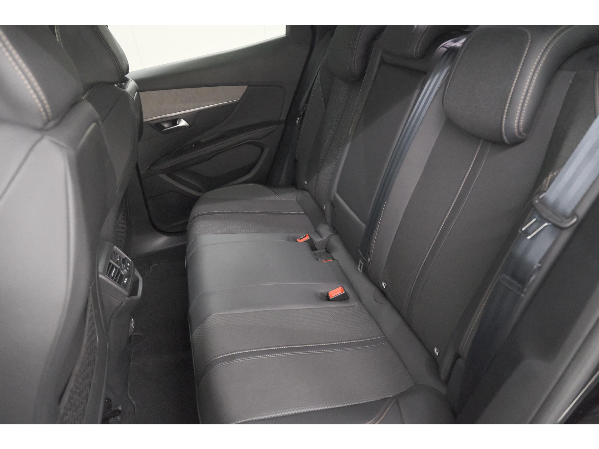 Peugeot 3008 PureTech 130 EAT8 GT Black Pack | Camera | Adaptieve Cruise Control | Elektronische Kofferklep | Apple Carplay