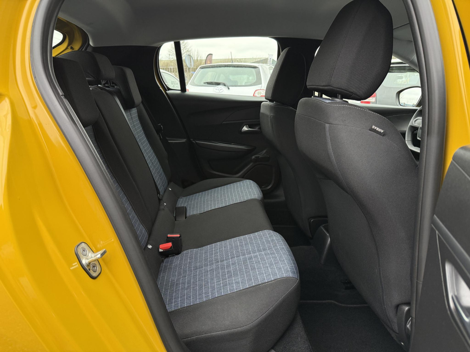 Peugeot 208 1.2 PureTech Like 1e Eigenaar,Apple Carplay/Android Auto,Camera,Navi,Clima,Cruise,Weinig Km,Zeer Zuinig,Apk tot 07-2027