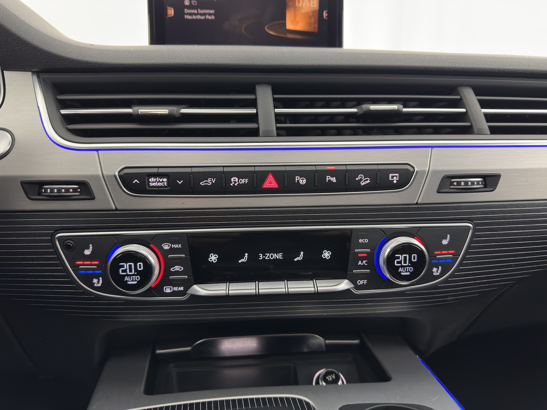 Audi Q7 3.0 TDI e-tron Quattro Premium (Plug-in) Aut. *PANO | HEAD-UP | NIGHT-VISION | LEATHER | AIR-SUSPENSION |  MATRIX-LED | TOP-VIEW | DIGI-COCKPIT | ADAPTIVE-CRUISE | BLIND-SPOT | AMBIENT-LIGHT |  VENTILATED-SEATS | NAVI-FULLMAP | ...