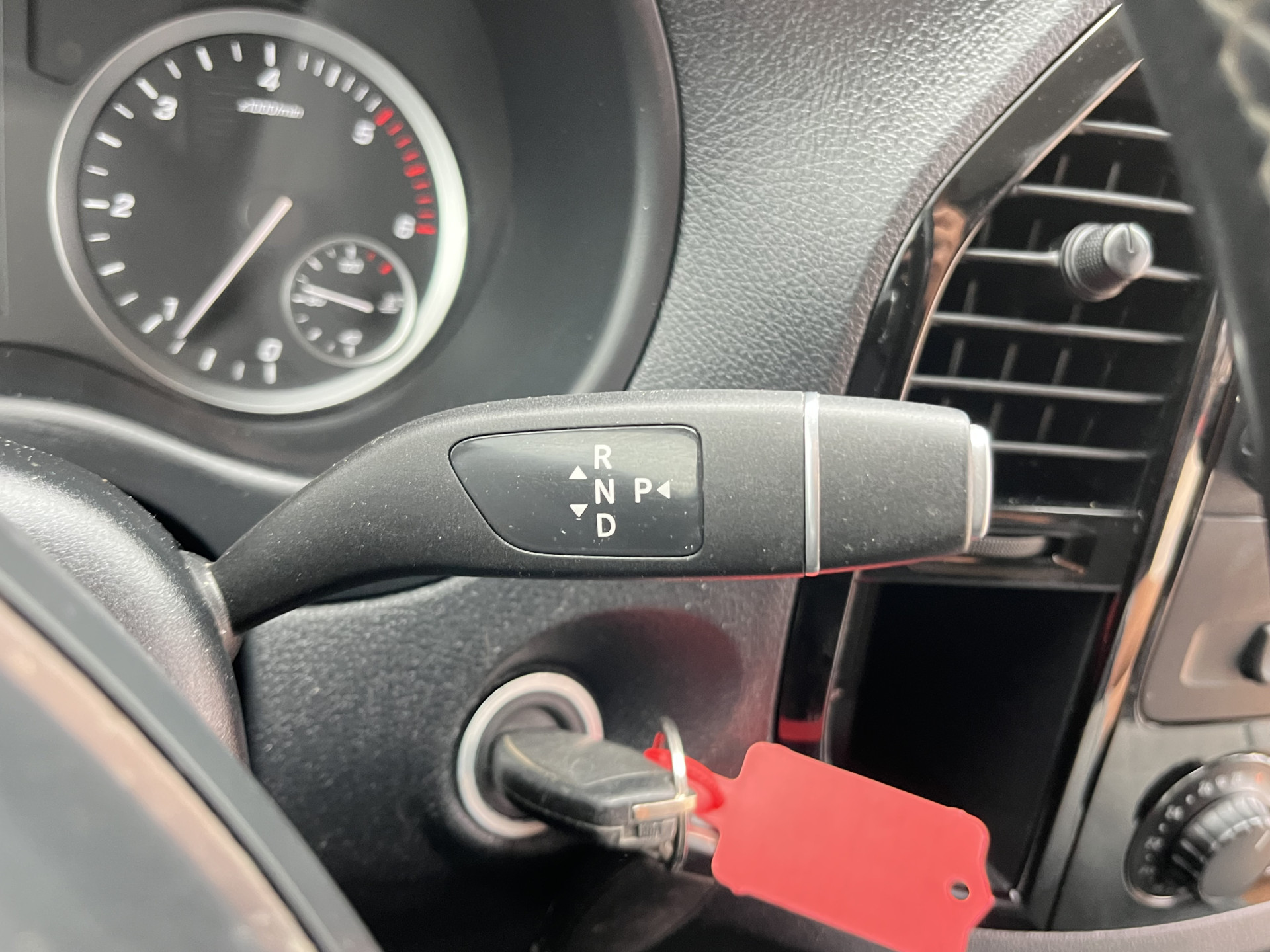 Mercedes-Benz Vito 119 1.9 CDI 190pk Automaat L2H1 9G-Tronic Climate Control Adaptieve Cruise Control Trekhaak Navigatie Camera Stoelverwarming