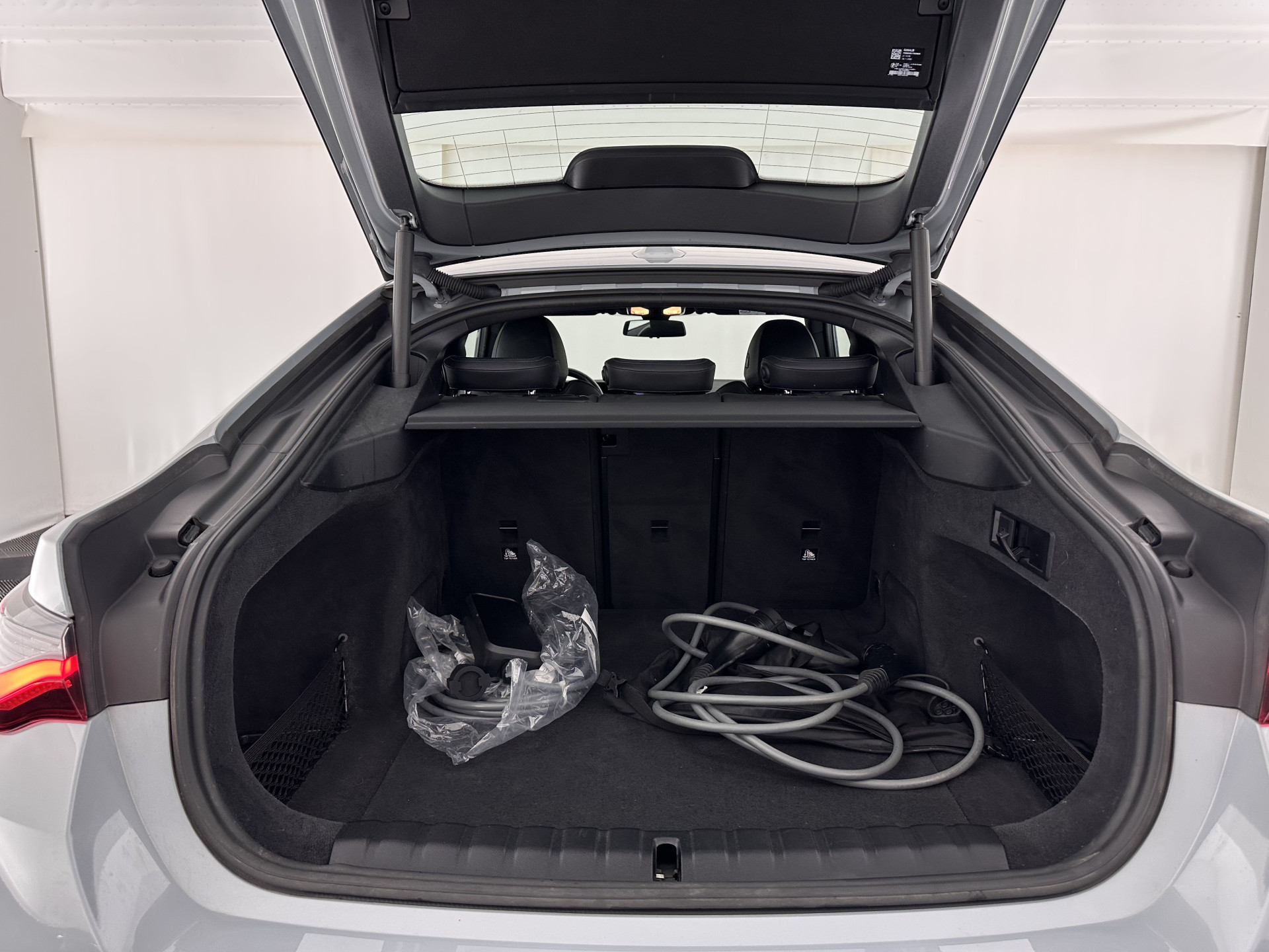 BMW i4 eDrive40 84 kWh M-Sport *M50 JAHRE* [ 3-Fase-11 kW ] {SOH-96%} (INCL-BTW) *LEATHER-ALCANTARA | FULL-LED | ADAPTIVE-CRUISE | HEATED-SPORTSEATS | CAMERA | DAB | DIGI-COCKPIT | NAVI-FULLMAP | AMBIENT-LIGHT | ECC | PDC | CARPLAY | KEYLESS | SHIFTPADDLE