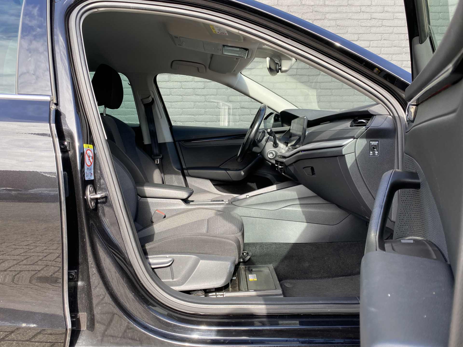 ŠKODA Octavia Combi 1.0 e-TSI Business Edition Plus AUT. | 1e eigenaar | dealer onderh. | navigatie | trekhaak | carplay | adaptieve cruise