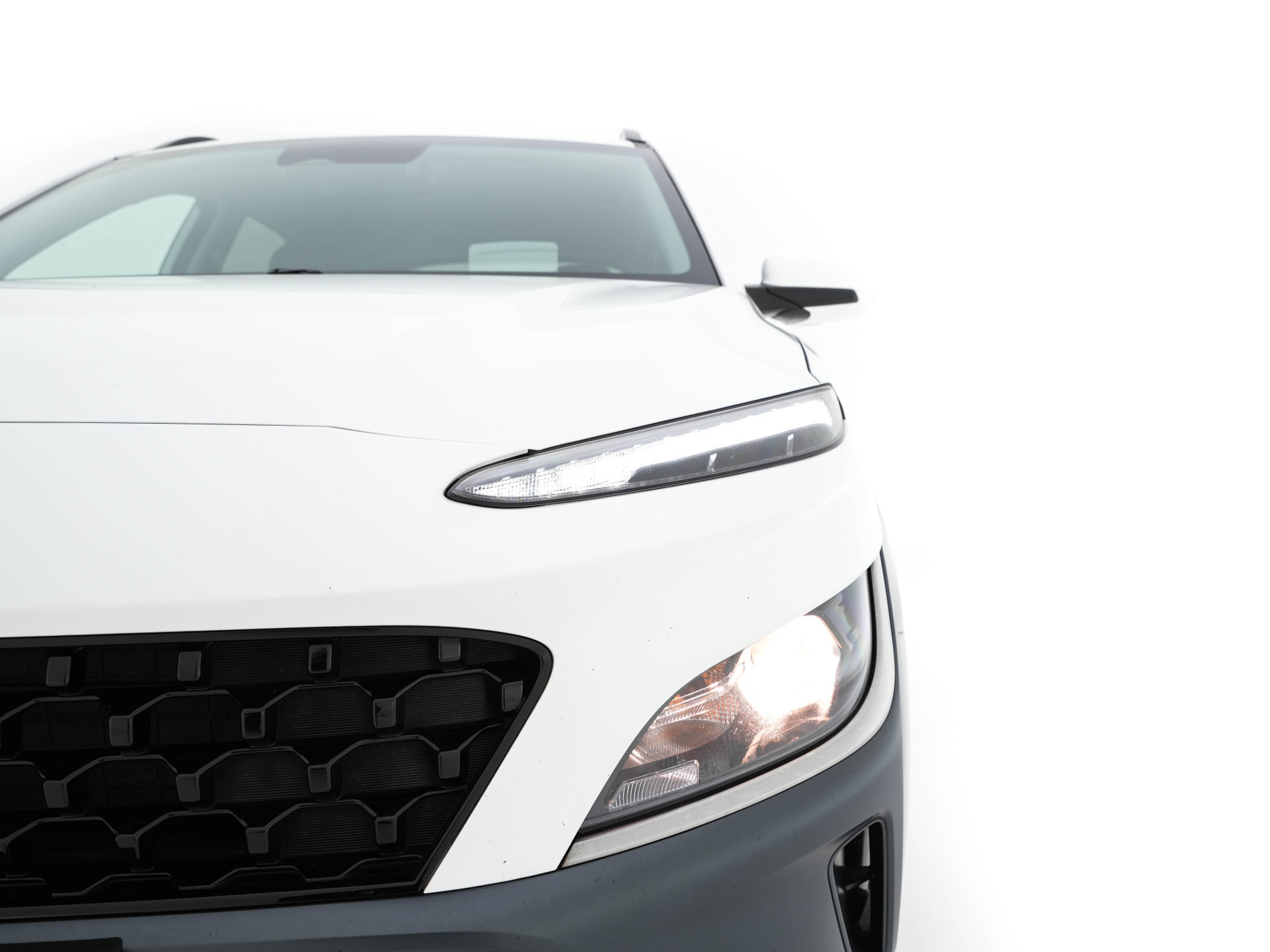 Hyundai Kona 1.6 GDI HEV Fashion (INCL-BTW) Aut. *NAVI-FULLMAP | DIGI-COCKPIT | FULL-LED | KEYLESS | CAMERA | HEAD-UP | SHIFT-PADDLES | DAB | COMFORT-SEATS | PRIVACY-GLASS | TOWBAR | 16 "ALU*