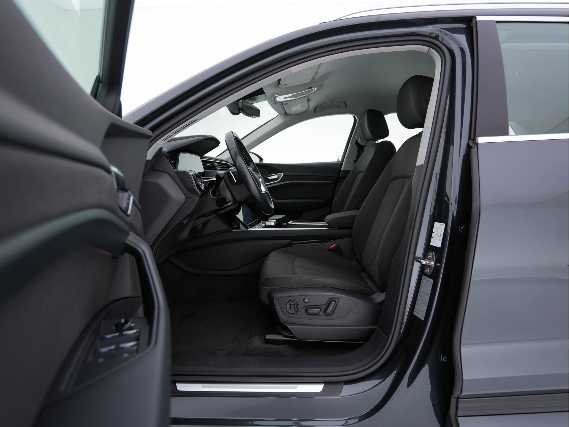 Audi e-tron 50 Quattro Launch edition 71 kWh (⚠️)  [ 3-Fase ] {SOH-100%} (INCL-BTW) Aut. *FULL-LED | DIGI-COCKPIT | NAVI-FULLMAP | HEATED-COMFORTSEATS | KEYLESS | AUDI-SOUND | SHIFT-PADDLES | ECC | PDC | CRUISE | 20''ALU*