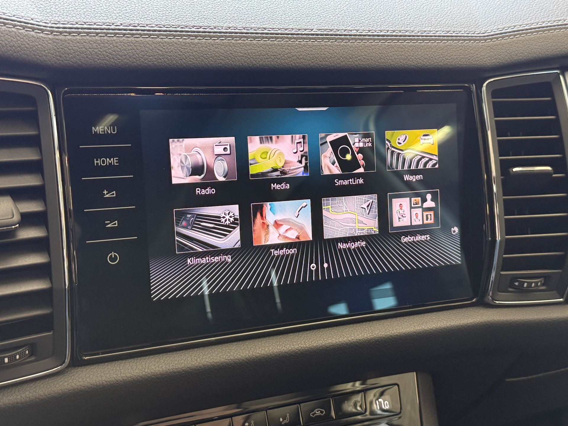 ŠKODA Kodiaq 1.5 TSI Business Edition | Panoramadak | Trekhaak | Apple Carplay | Dakdragers