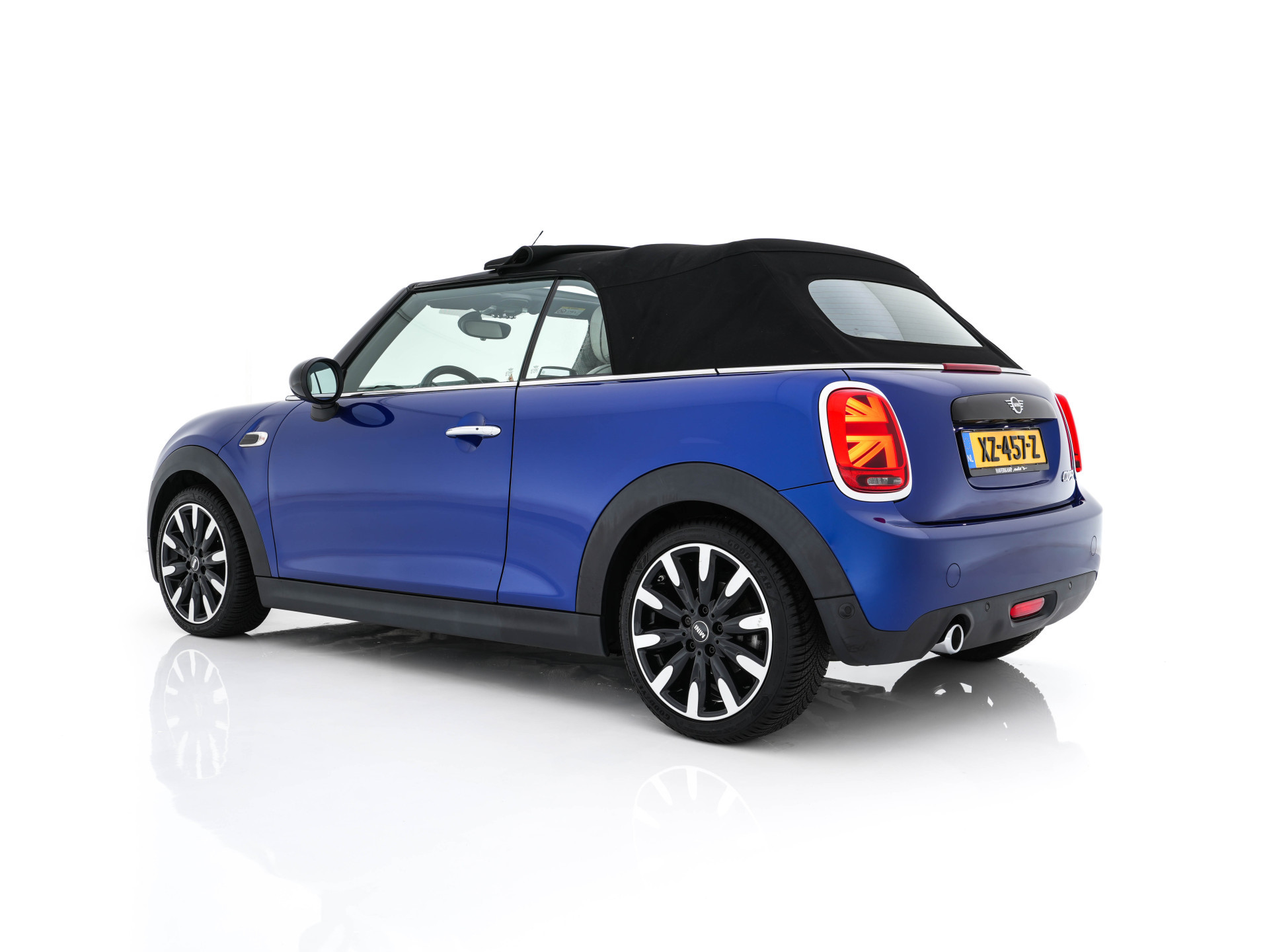 MINI Mini Cabrio 1.5 Cooper Chili *LEATHER | FULL-LED | HEATED-SPORTSEATS | KEYLESS | NAVI-FULLMAP | ECC | PDC | CRUISE | AMBIENT-LIGHT | AIRSCARF | 18''ALU*