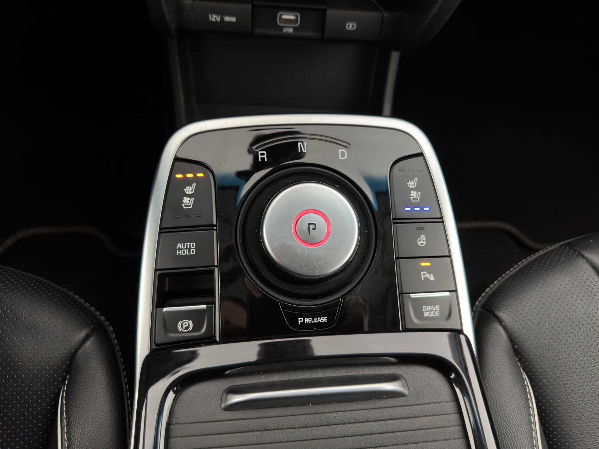 Kia e-Niro ExecutiveLine 64 kWh (3-Fase) {SOH-100%) (INCL-BTW)  Aut *HEATPUMP | LEATHER | FULL-LED | NAVI-FULLMAP | ADAPTIVE-CRUISE | CAMERA | MEMORY-PACK | LANE-ASSIST | KEYLESS | DIGI-COCKPIT | PRIVACY-GLASS | AMBIENT-LIGHT | 17"ALU*