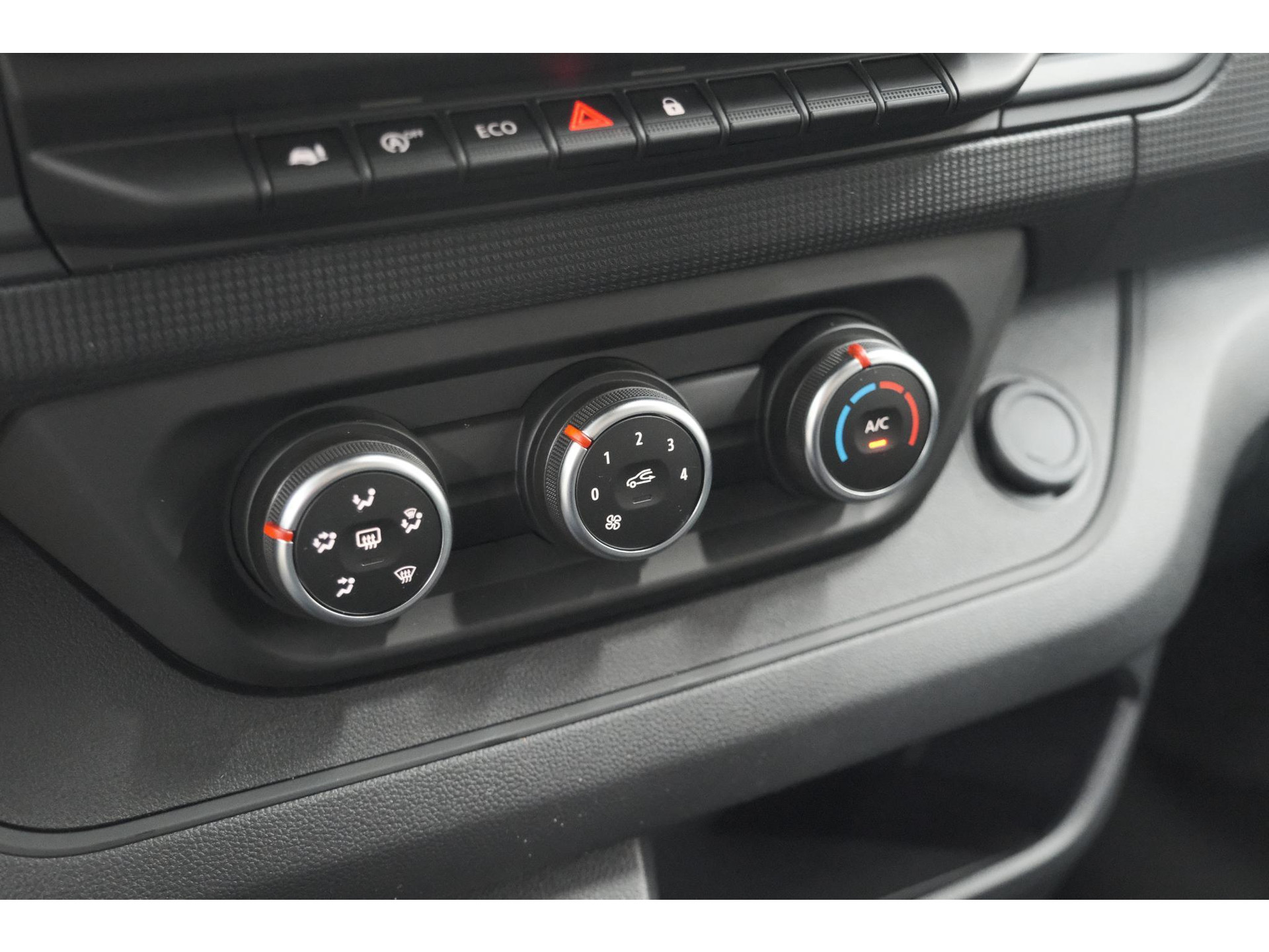 Renault Trafic 2.0 Blue dCi 130 T29 L2H1 Advance DC | 6 Zitplaatsen | Camera | Apple Carplay | Navigatie