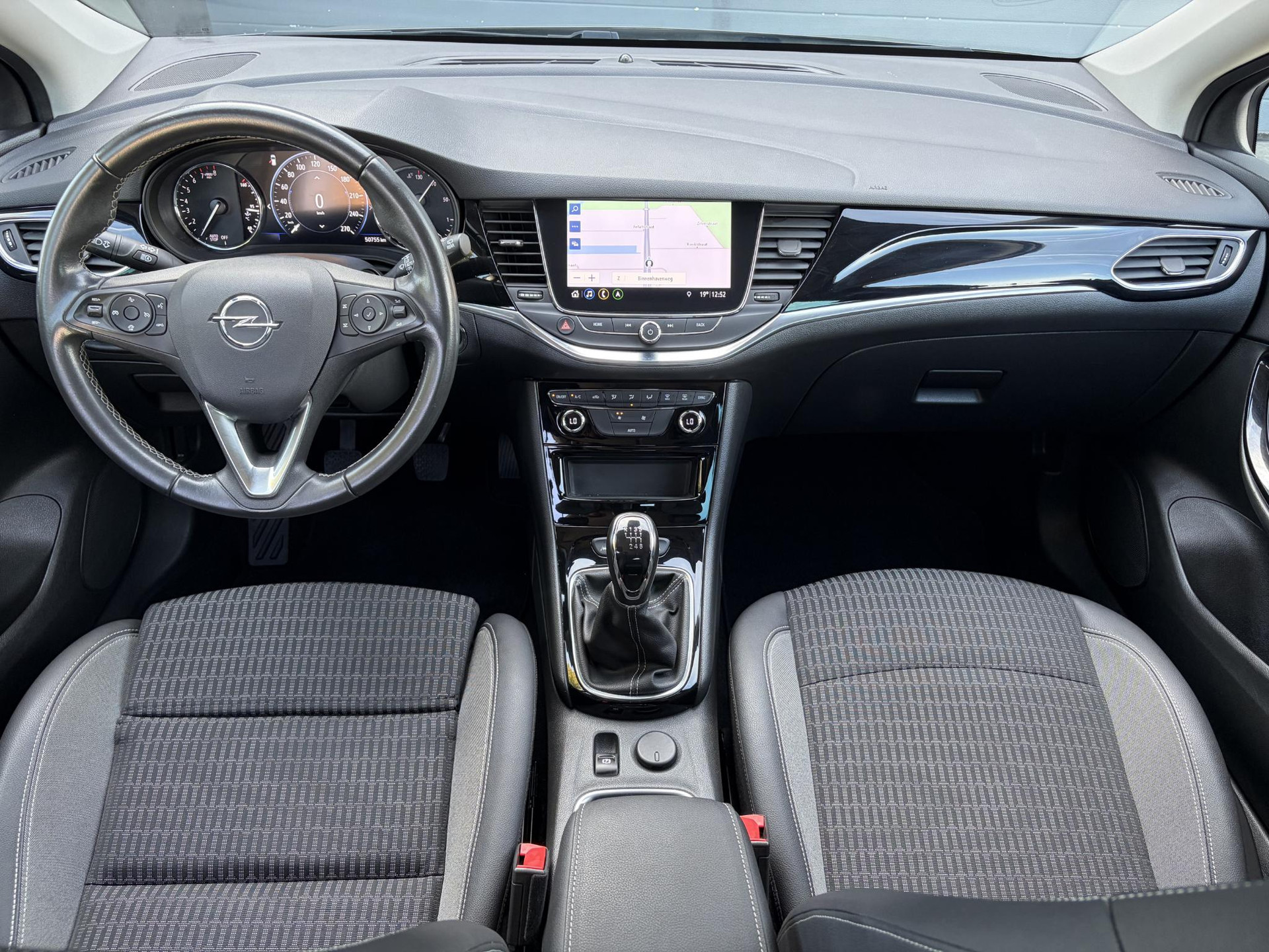 Opel Astra Sports Tourer 1.2 Business Elegance ✓1e Eigenaar✓110pk✓Carplay✓Camera✓Navi✓Clima✓Cruise✓Halfleder✓Comfortstoel✓Pdc V+A✓6 Bak✓Dealer Onderhouden✓Keyless✓Lm velgen✓N.A.P✓Apk tot 06-2027