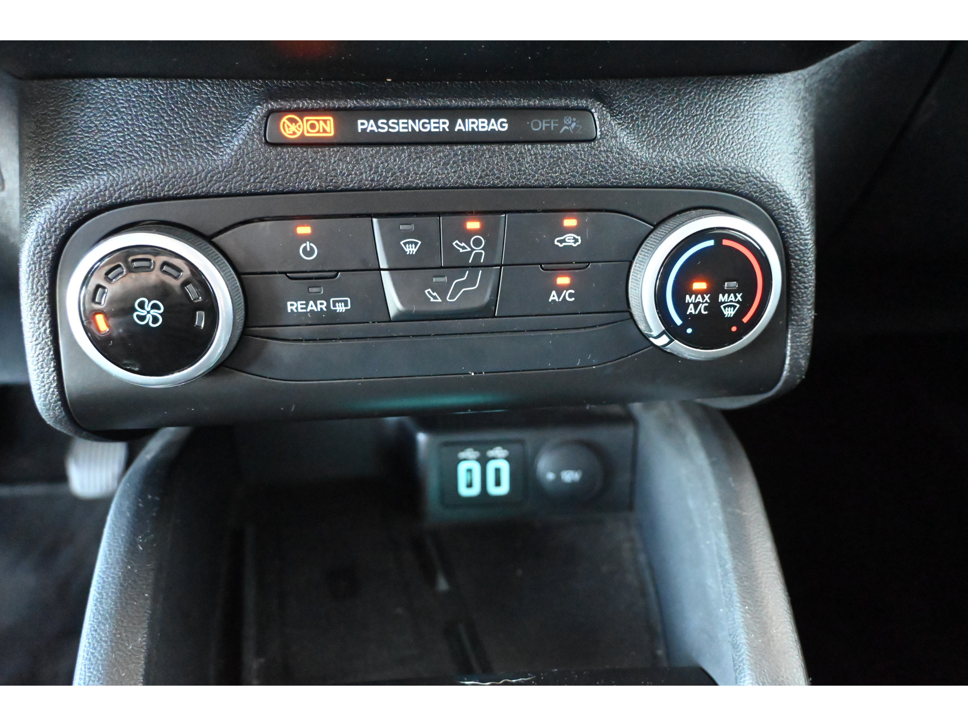 Ford Focus Wagon 1.0 EcoBoost Edition Business Navigatie Camera Cruise Control Dealer Onderhouden! Inruil Mogelijk!
