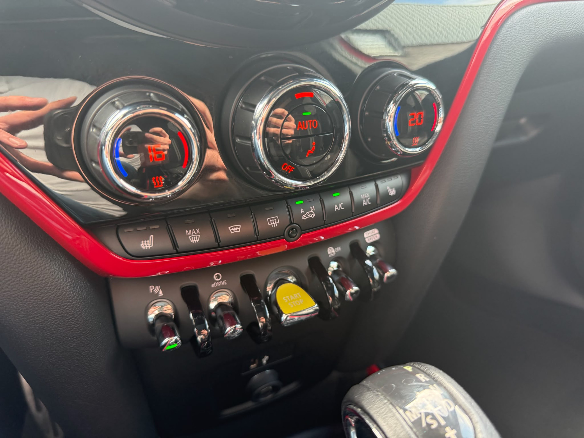 MINI Countryman 1.5 Cooper S E ALL4 | 2E EIGENAAR | 3/6/12MND GARANTIE | PANO | LED | AUTOMAAT | CARPLAY | DAB | NAVI | SFEER | CRUISE