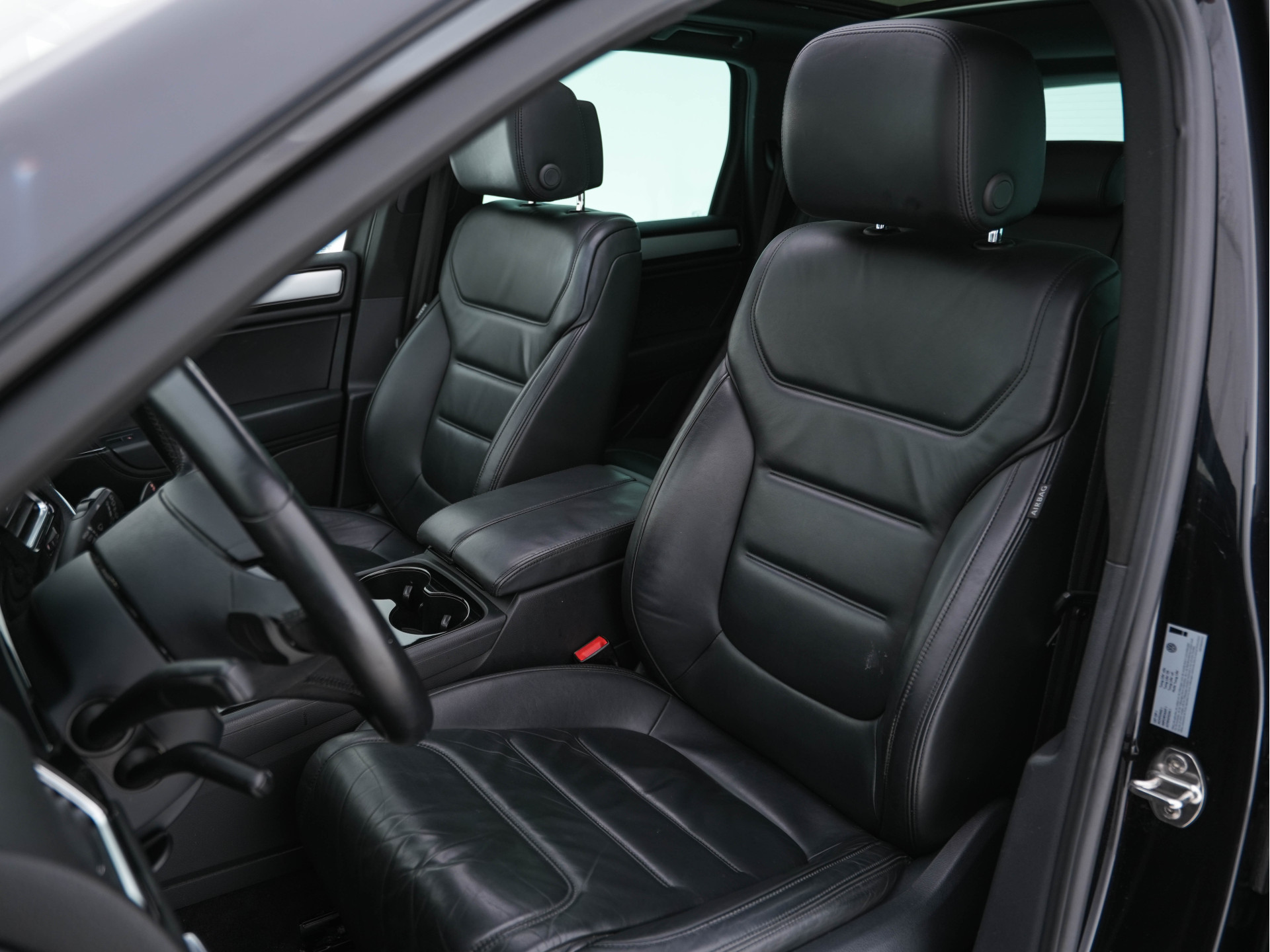 Volkswagen Touareg 3.0 TDI R-line-Pack Chrome-Pack Aut. *PANO | FULL-LEATHER | NAVI-FULLMAP | XENON | DYNAUDIO | MEMORY-PACK | ECC | SHIFT-PADDLES | PDC | DAB | COMFORT-SEATS | 21"ALU*