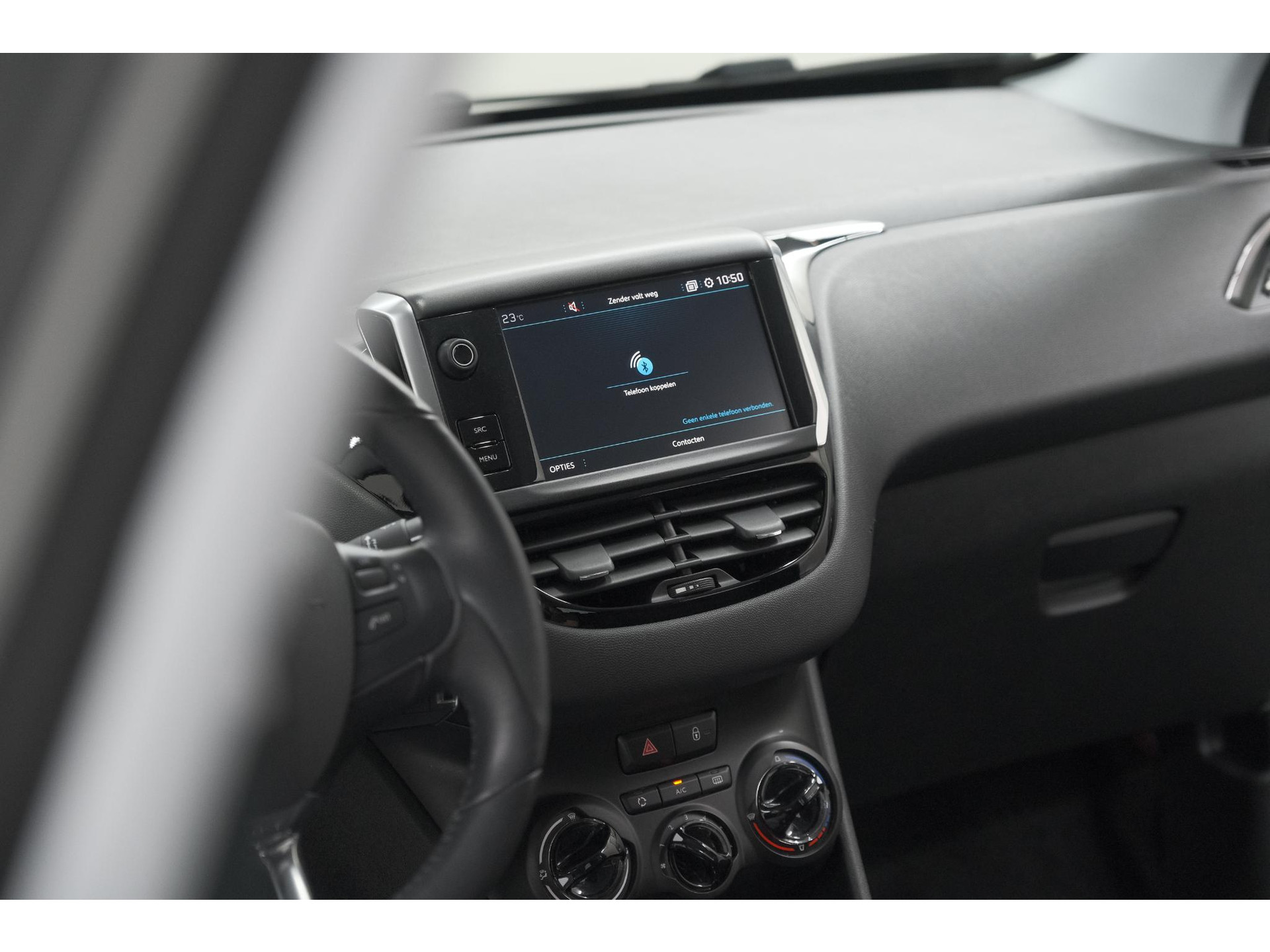 Peugeot 208 PureTech 82 Signature | Parkeersensoren | Apple Carplay | Pack Connect | Armsteun