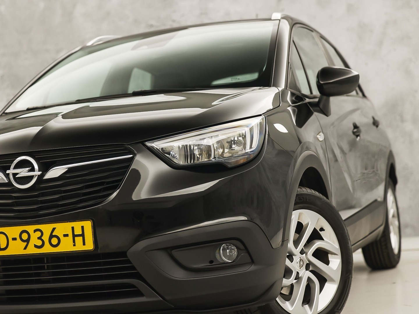 Opel Crossland X 1.2 Sport (APPLE CARPLAY, GROOT NAVI, LM VELGEN, CRUISE, SPORTSTOELEN, PARKEERSENSOREN, NIEUWE APK, NIEUWSTAAT)