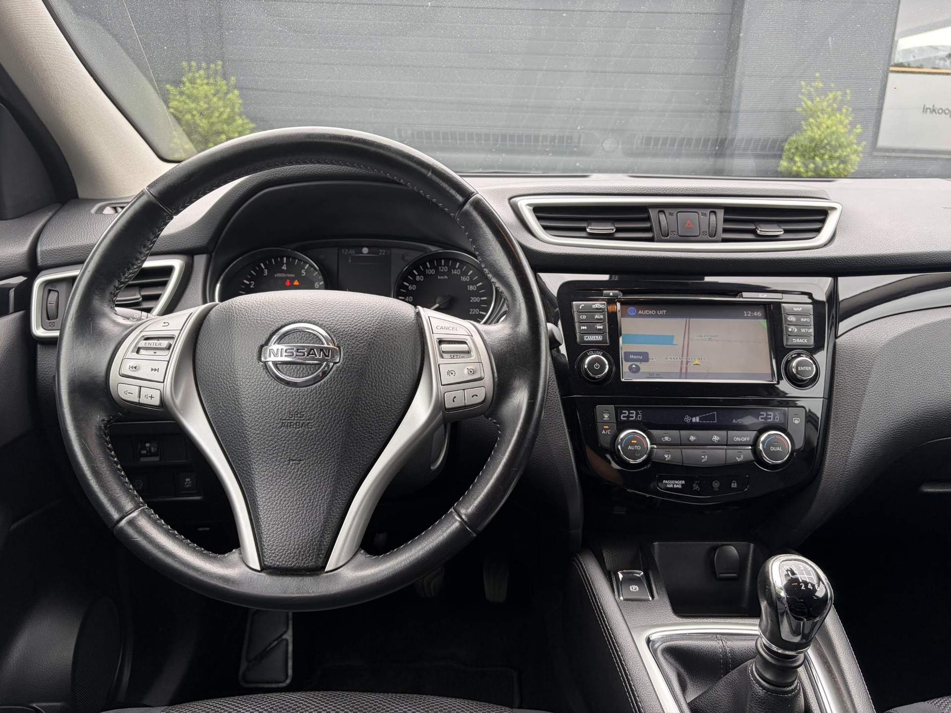 Nissan Qashqai 1.2 N-Connecta 360° Camera,Trekhaak,Navi,Pdc V+A,Keyless,6 Bak,Clima,Cruise,2e Eigenaar,115pk,Lm velgen,Apk tot 09-2027
