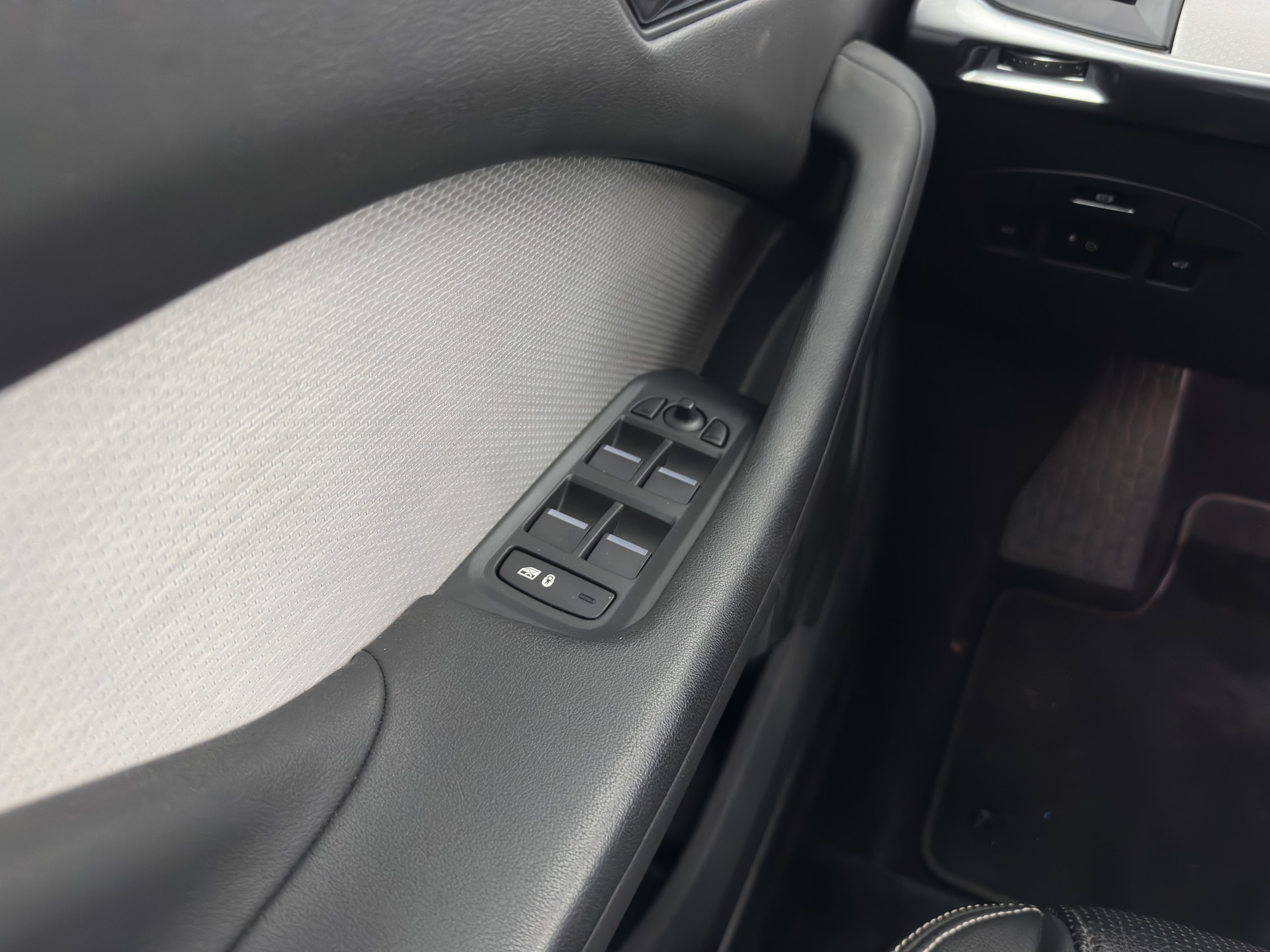 Jaguar I-PACE EV400 HSE 90 kWh AWD (INCL-BTW) *PANO | LEATHER | FULL-LED | MERIDIAN-AUDIO | TOP-VIEW | MEMORY-PACK | BLIND-SPOT | DIGI-COCKPIT | KEYLESS | DAB+ | NAVI-FULLMAP | ECC | HEATED-COMFORTSEATS | PDC | CCS-FASTLOADER