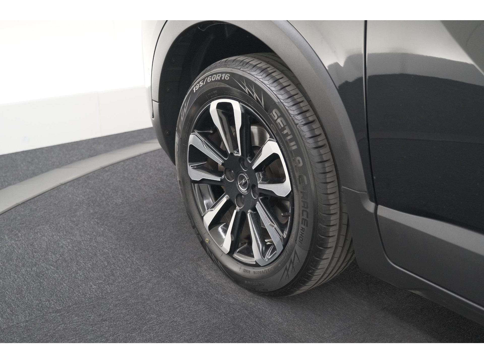 Opel Crossland 110 Turbo Business Elegance | Camera | Dodehoekdetectie | Navigatie | Apple Carplay