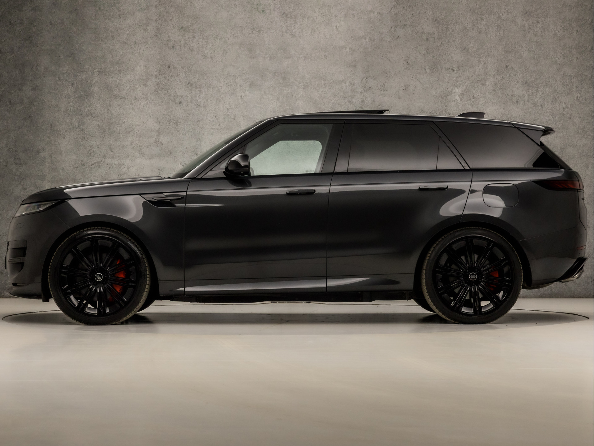 Land Rover Range Rover Sport 3.0 P460e Dynamic PHEV 441Pk Automaat (PANORAMADAK, LUCHTVERING, MERIDIAN AUDIO, STOELVERWARMING EN KOELING, 360 CAMERA, MEMORY SEATS, ADAPTIVE CRUISE, KEYLESS, NIEUWSTAAT)