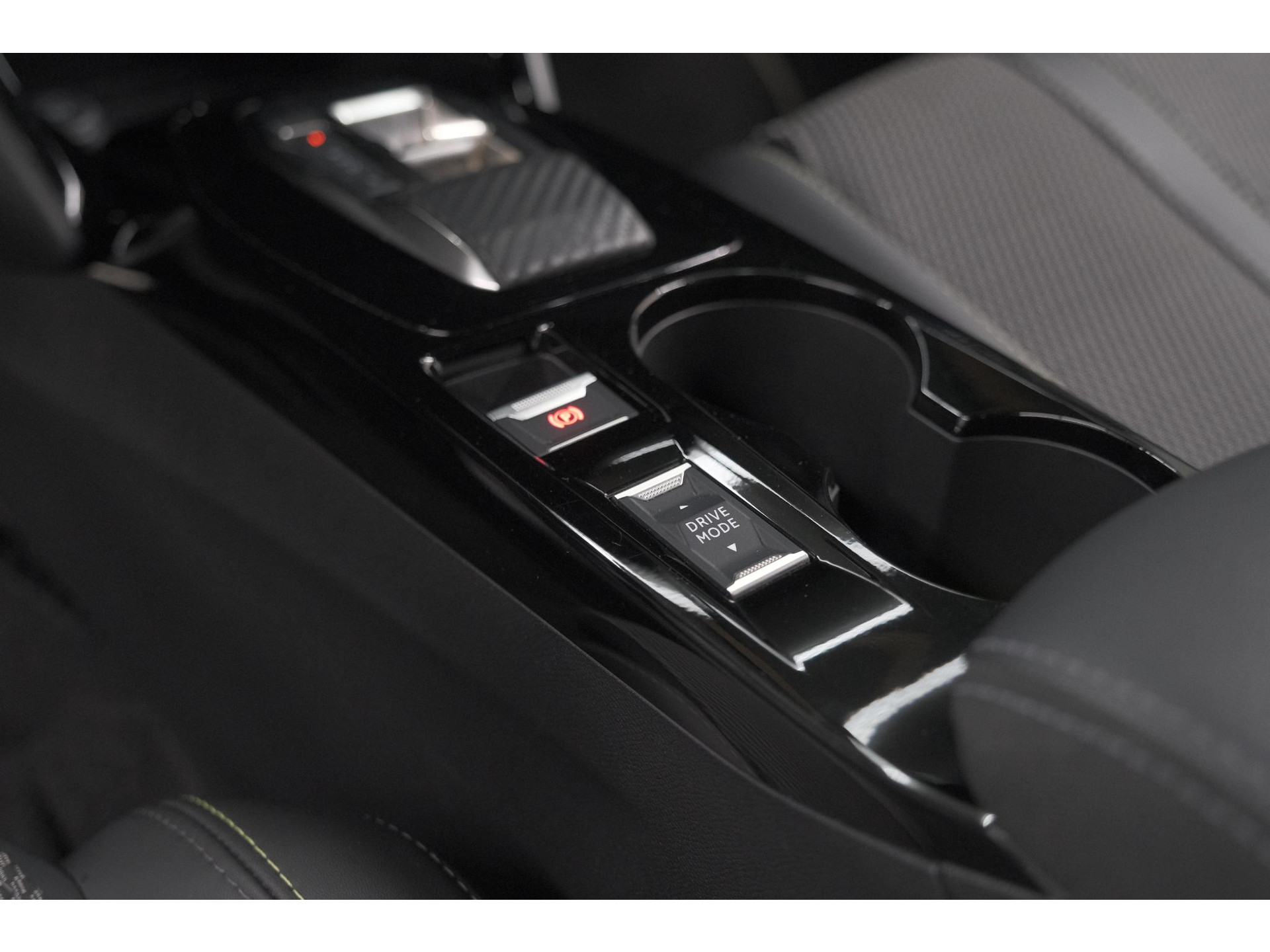 Peugeot e-2008 EV GT 50 kWh | 3 Fase | 360 Camera | Adaptieve Cruise Control | Dodehoekdetectie