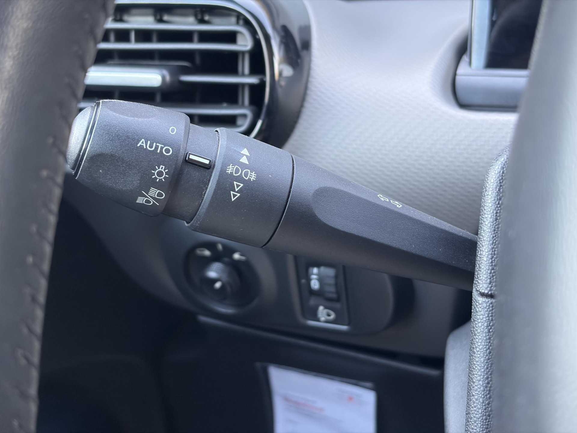 Citroen C4 Cactus 1.2 PureTech Shine 2e Eigenaar,Camera,Navi,Trekhaak,Pdc,Dealer Onderhouden,N.A.P,Lm velgen,Bj 12-2016,Apk tot 02-2027