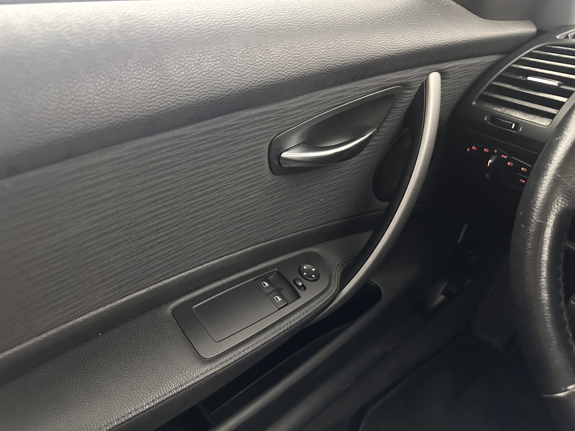 BMW 1-serie 118i Business Line *AIRCO | COMFORT-SEATS | 16''ALU | TOWBAR*