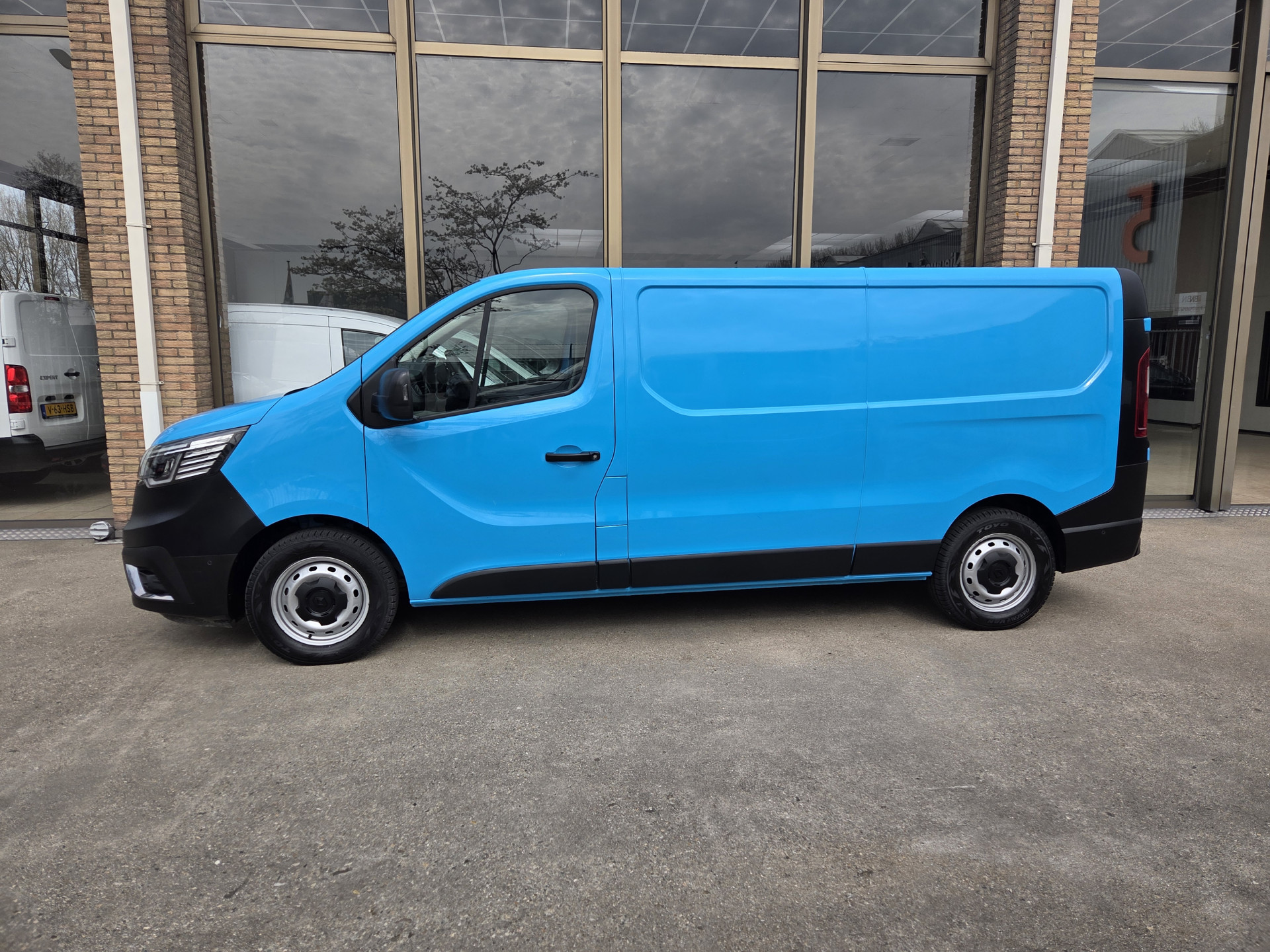 Renault Trafic 2.0 Blue dCi 150 Pk AUTOMAAT L2  Airco PDC Cruisecontrol Achteruitrijcamera Verwarmde stoel