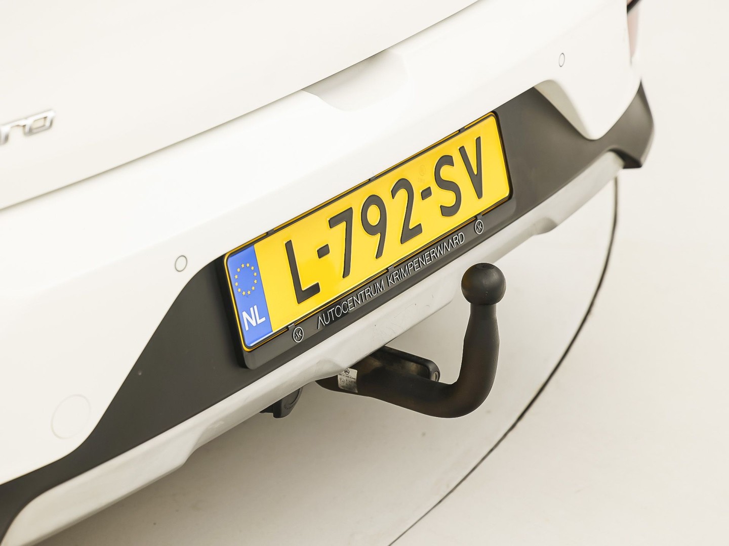 Kia Niro 1.6 GDi PHEV DynamicLine 141Pk Automaat (1e EIGENAAR, APPLE CARPLAY, GROOT NAVI, CAMERA, TREKHAAK, SPORTSTOELEN, ADAPTIVE CRUISE, GETINT GLAS, LEDER, NIEUWSTAAT)