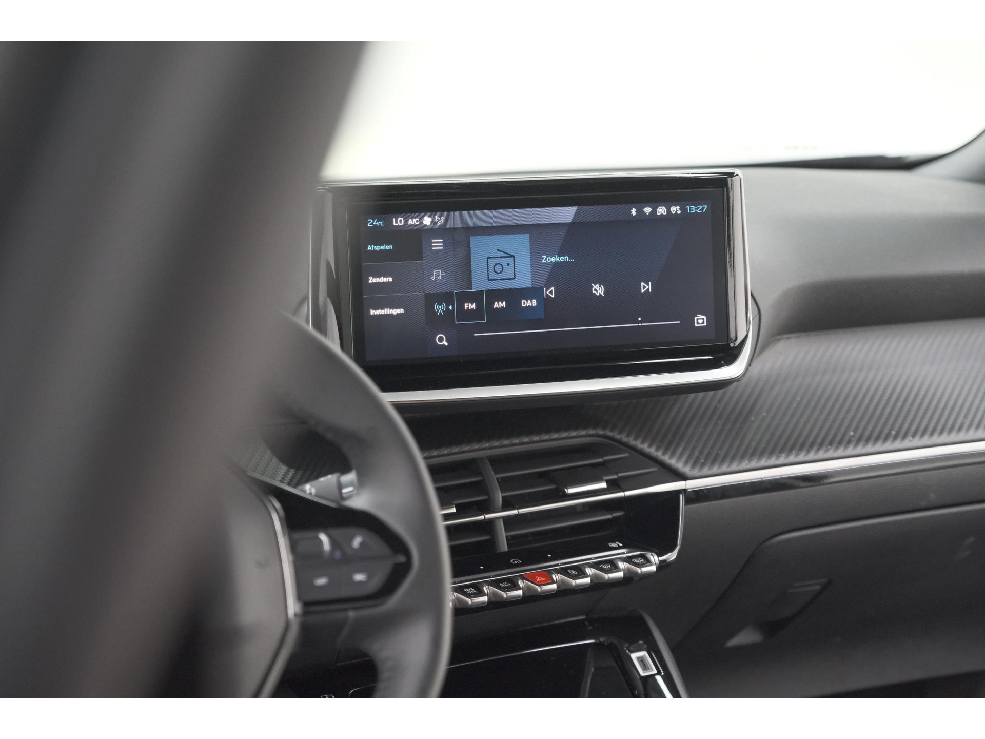 Peugeot 2008 PureTech 100 Allure | Apple Carplay | Parkeersensoren | Climate control