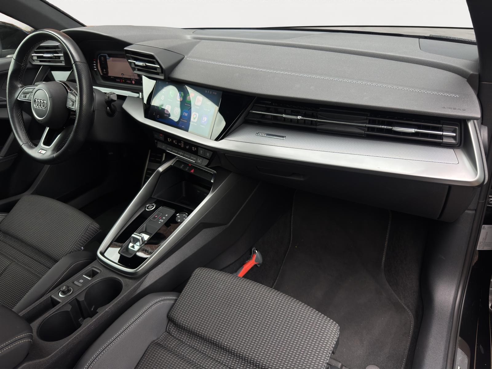 Audi A3 Limousine 35 TFSI 150PK 2X S-Line *NL-AUTO*