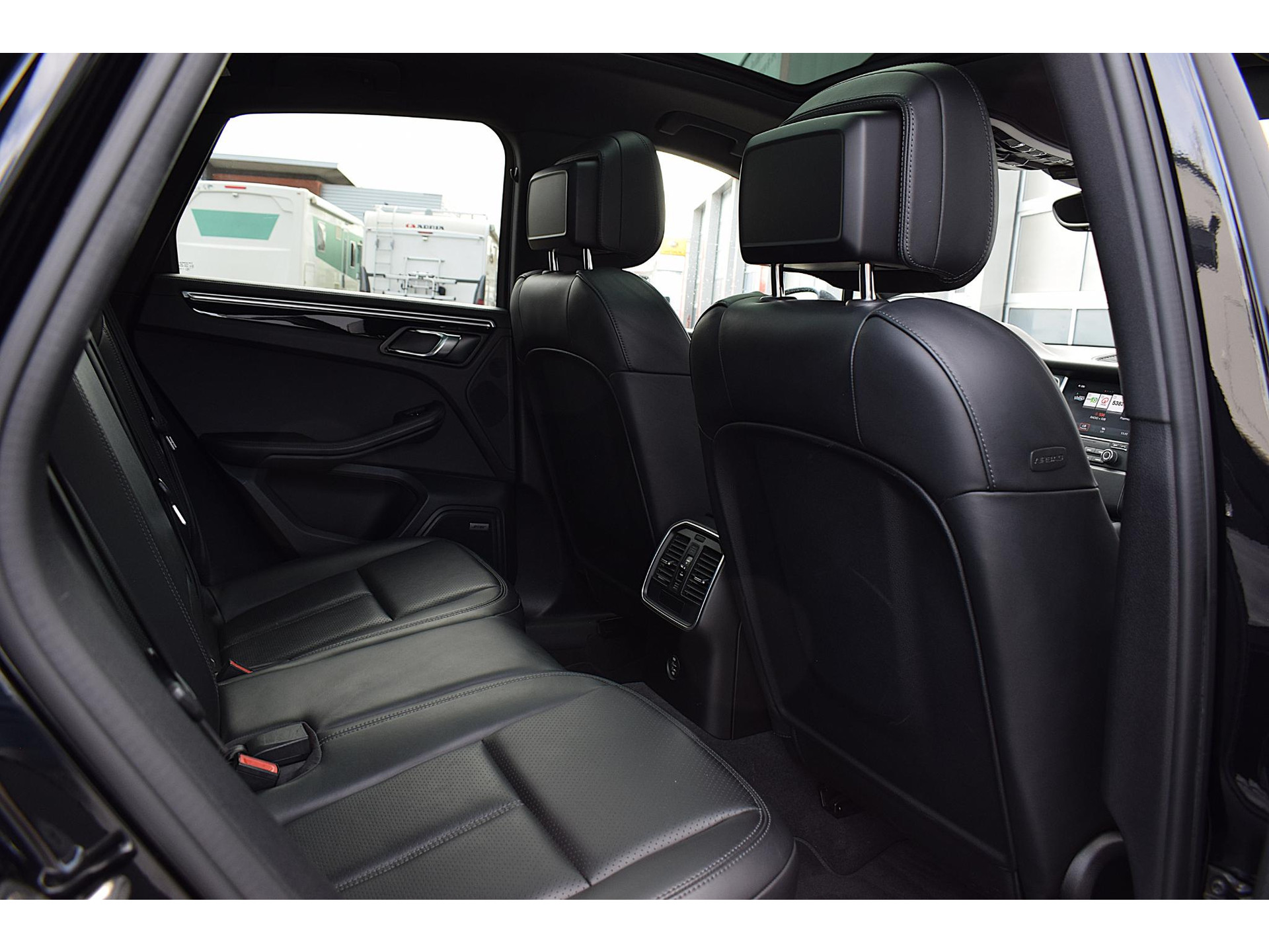 Porsche Macan 3.0 S | Apple CarPlay | NAP | Luchtvering | Pano | Bose | Memory | Leer