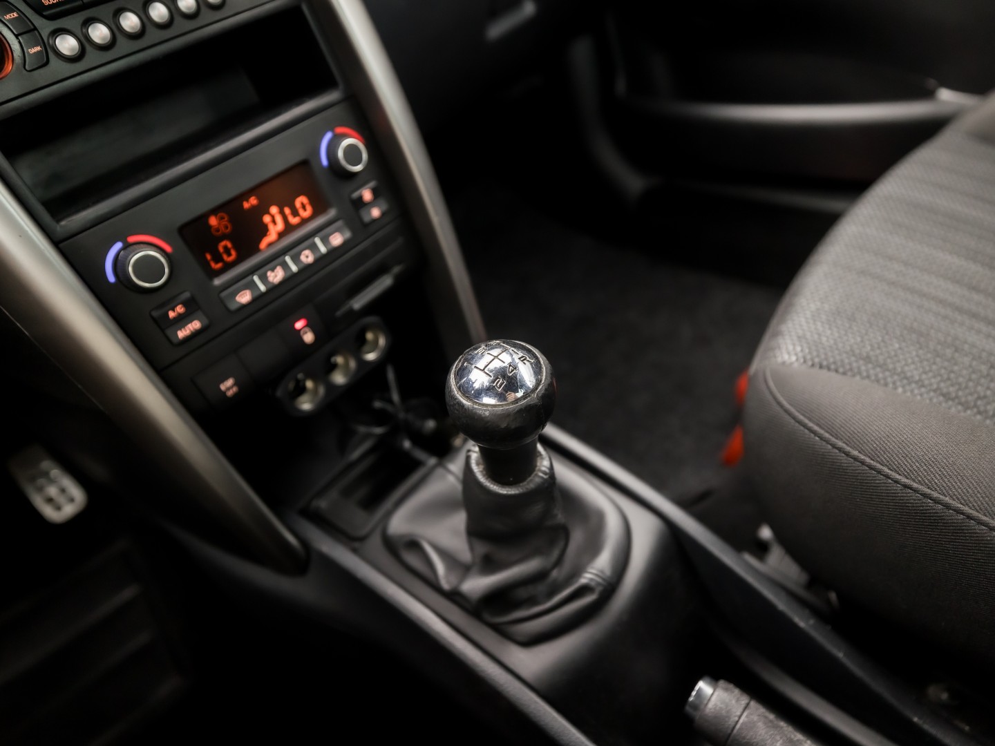 Peugeot 207 CC 1.6 VTi Sport (CLIMATE, TREKHAAK, CRUISE, SPORTSTOELEN, ELEKTRISCHE KAP, PARKEERSENSOREN, ELEK PAKKET, NIEUWSTAAT)