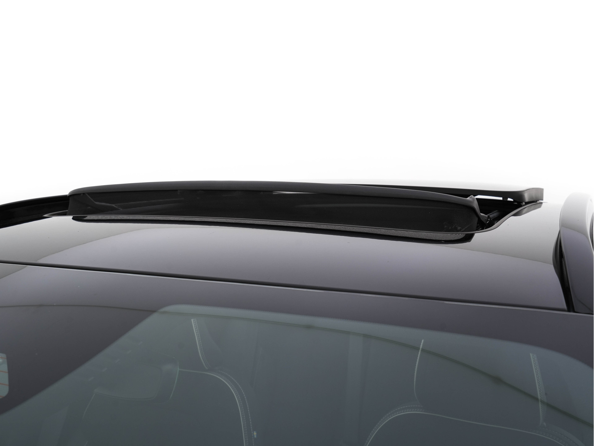 Volvo XC40 Recharge P8 AWD R-Design [ 3-Fase-11kW ] {SOH-90%} (INCL-BTW) Aut. *PANO | LEATHER-ALCANTARA | ADAPTIVE-CRUISE | DIGI-COCKPIT | FULL-LED | HARMAN/KARDON | CAMERA | NAVI-FULLMAP | ECC | PDC | KEYLESS | HEATED-SPORTSEATS | TOWBAR | 20''ALU*