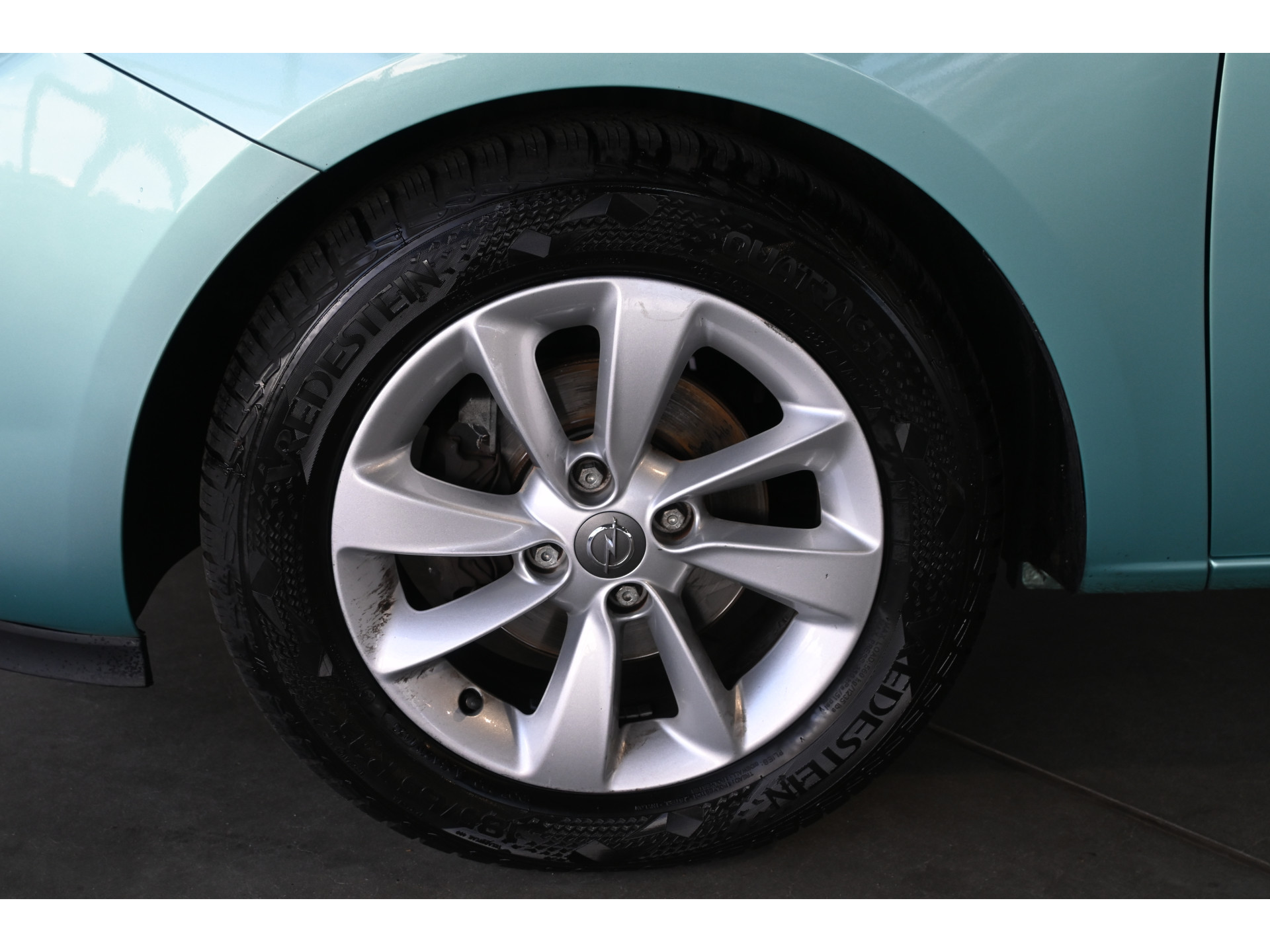 Opel Corsa 1.4 Edition Airco Cruise control Lichtmetaal Elektrisch Pakket Goed Onderhouden! Inruil Mogelijk!