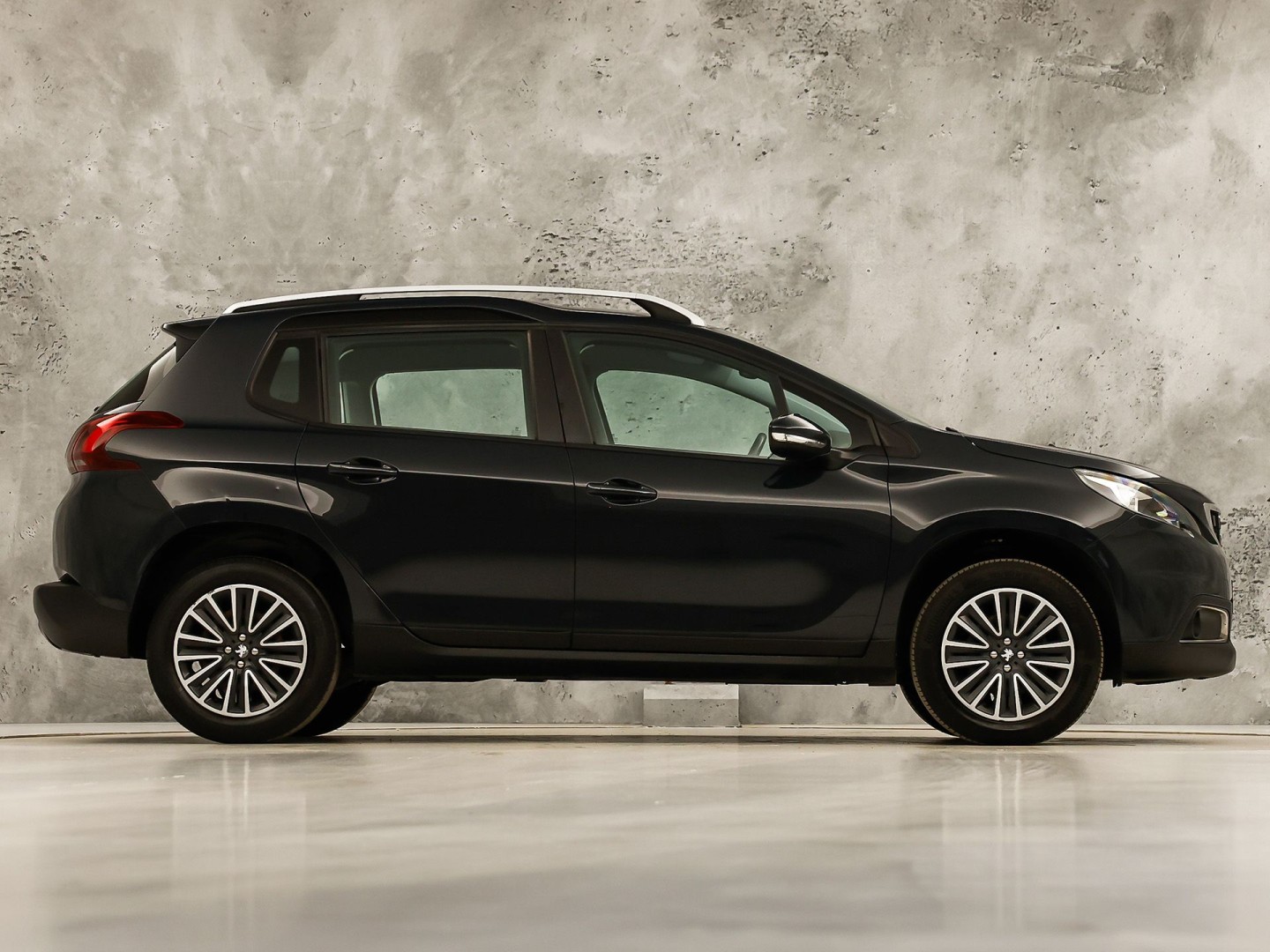Peugeot 2008 1.2 PureTech Sport (SCHERM, CRUISE, SPORTSTOELEN, NIEUWE APK, NIEUWSTAAT)