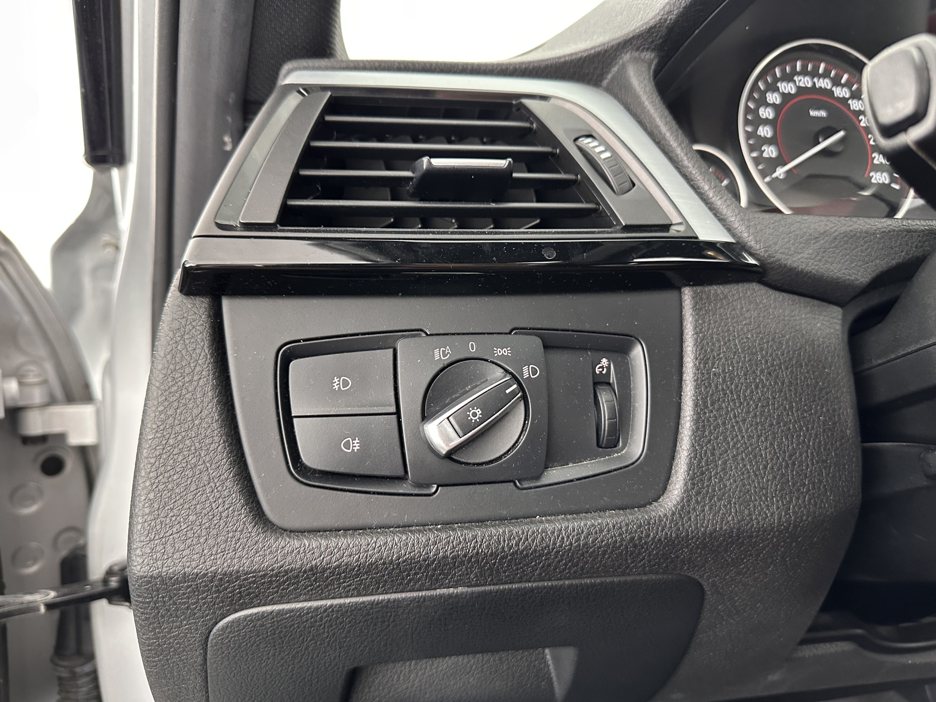 BMW 3-serie 328i High Executive M-Sport-Pack Aut *PANO | LEATHER | BI-XENON | HEATED-SPORTSEATS | SHIFT-PADDLES | HIFI-SOUND | MEMORY-PACK | KEYLESS | NAVI-FULLMAP | ECC | PRIVACY-GLASS | PDC | CRUISE | 19''ALU*