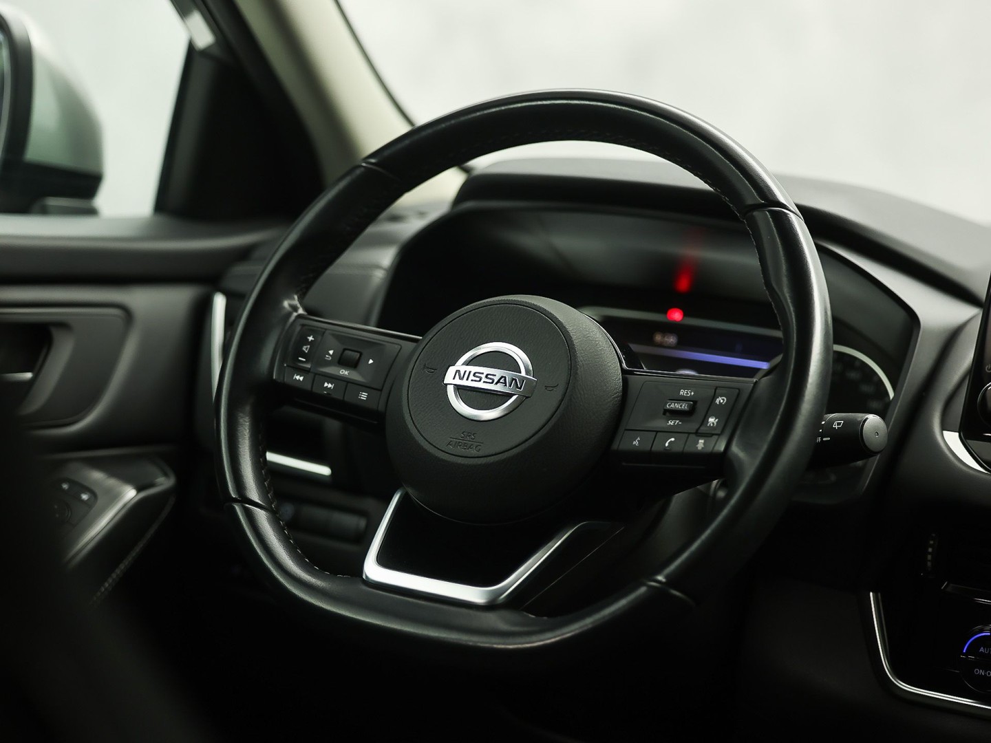 Nissan Qashqai 1.3 MHEV N-Style (GROOT NAVI, 1e EIGENAAR, APPLE CARPLAY, CLIMATE, 360 CAMERA, GETINT GLAS, SPORTSTOELEN, ADAPTIVE CRUISE, LANE ASSIST, NIEUWSTAAT)