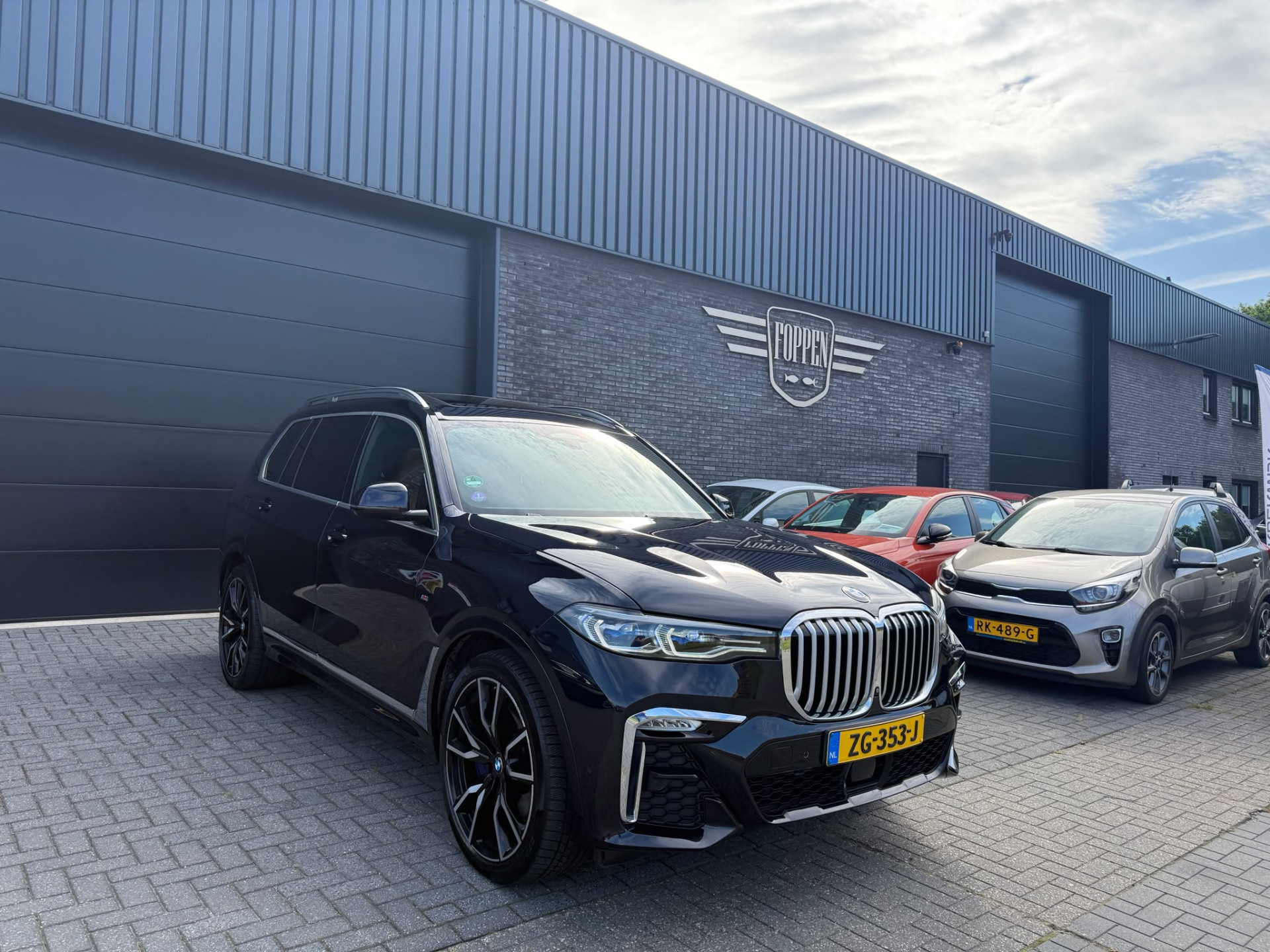 BMW X7 xDrive40i 6p. | 2E EIGENAAR | 3/6/12MND GARANTIE| M-SPORT |PANO | LASER | LED | B&W | MASSAGE | CARPLAY | TREKHAAK | DAB | BOMVOL |