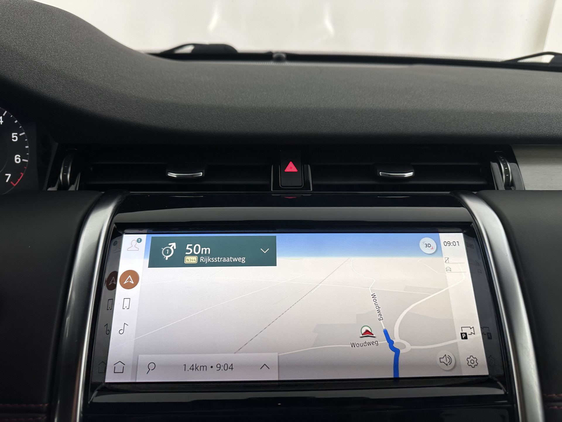 Land Rover Discovery Sport P300e 1.5 R-Dynamic HSE Black Exterior Pack AWD (Plug-in) (INCL-BTW) *LEATHER | FULL-LED | DIGI-COCKPIT | MERIDIAN-AUDIO | BLINDSPOT | KEYLESS | SHIFTPADDLES | PRIVACYGLASS | NAVI-FULLMAP | ECC | MEMORY-PACK | PDC | CRUISE | 20'