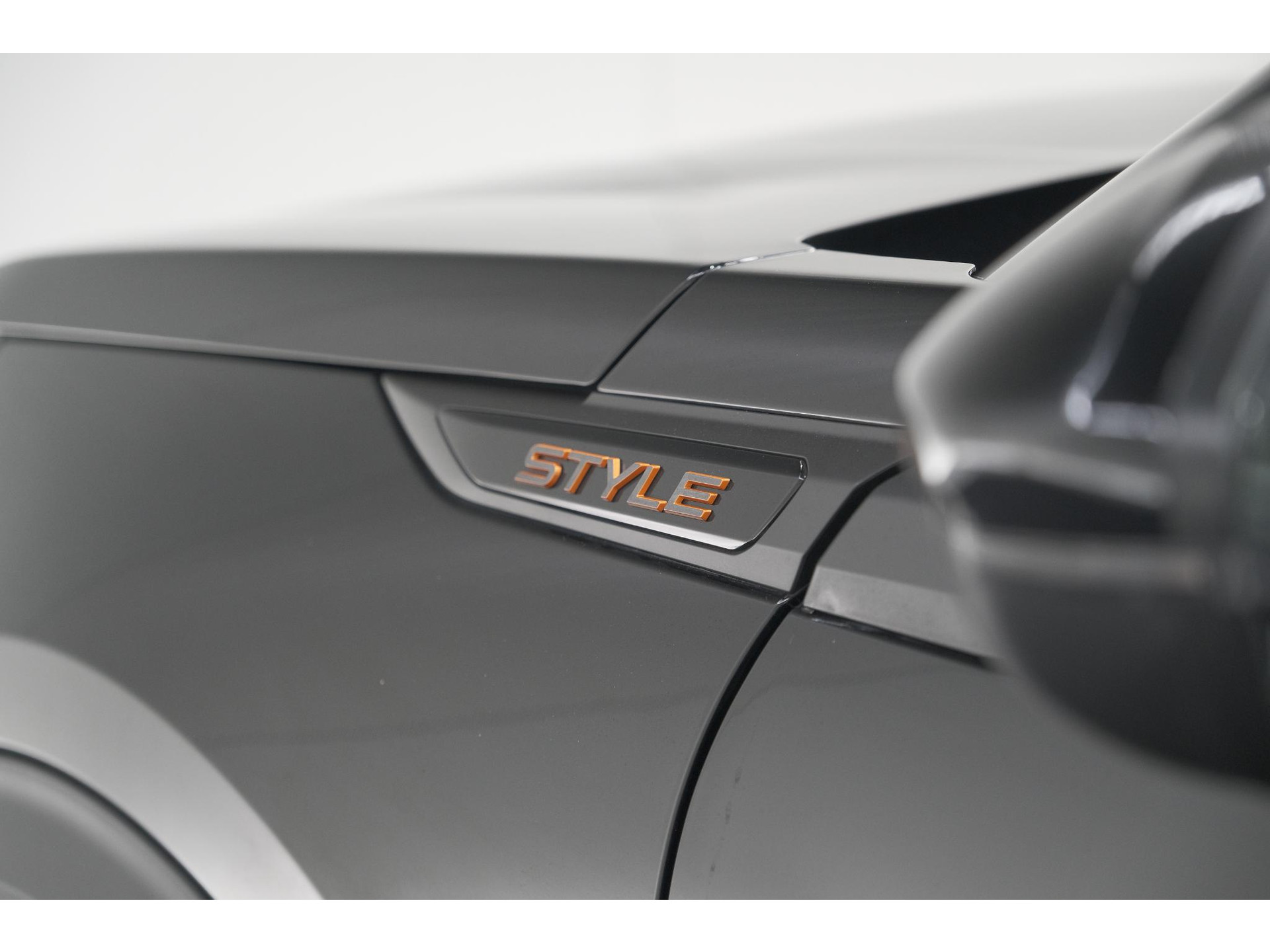 Peugeot 2008 1.2 Hybrid 136 Style | Apple Carplay | Parkeersensoren | Climate control