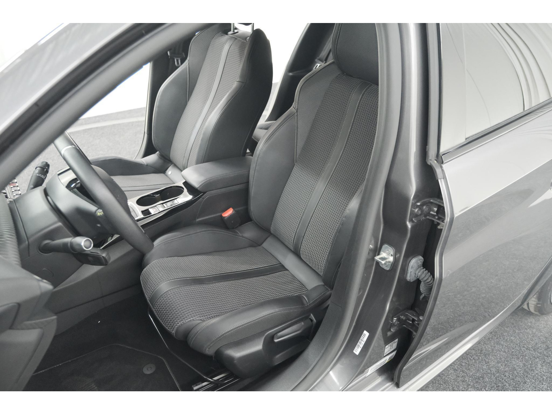 Peugeot 208 PureTech 100 GT | Camera | Adaptieve Cruise Control | Navigatie | Apple Carplay