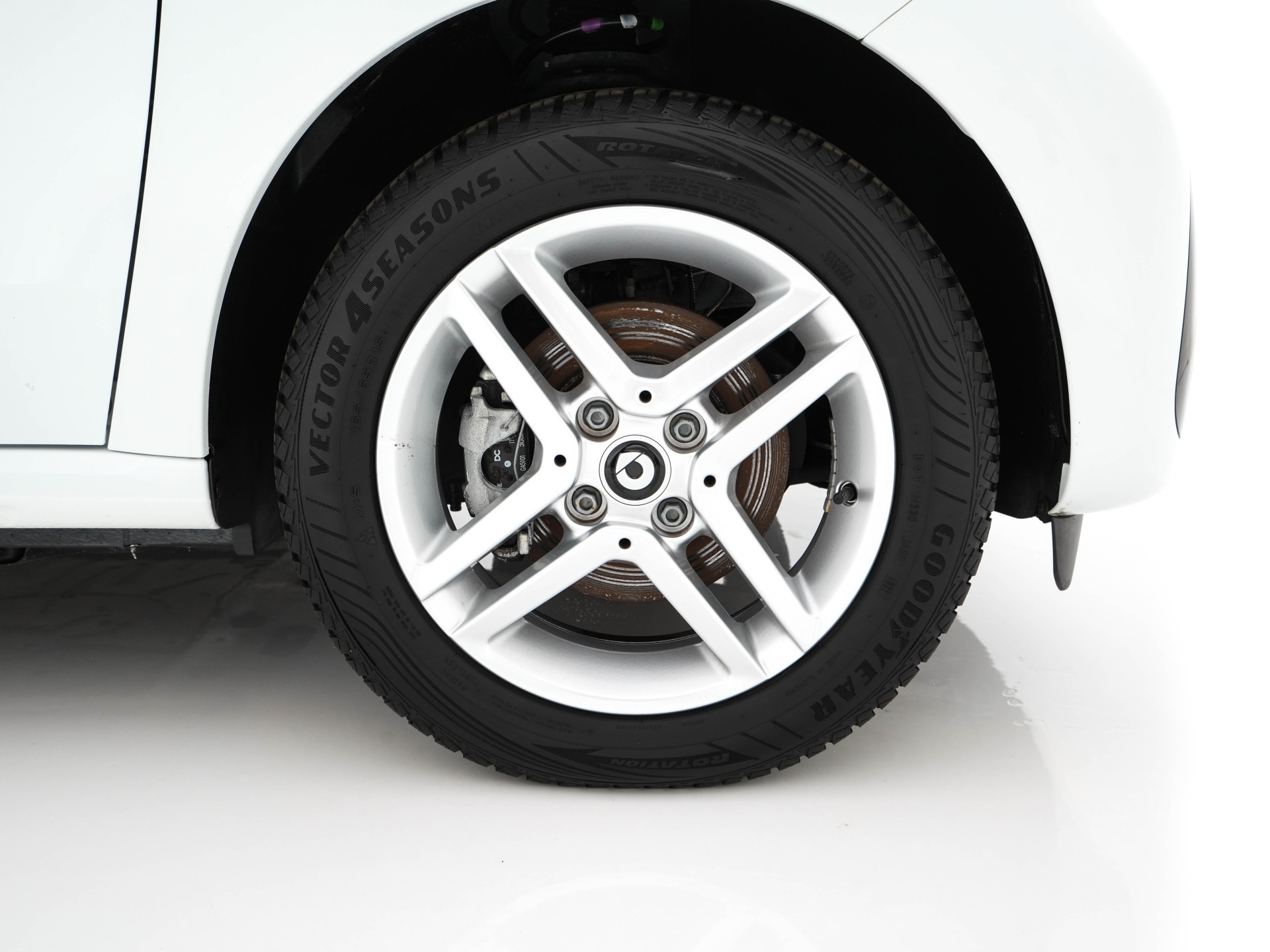 Smart forfour EQ Essential 18 kWh [ 3-Fase ] (INCL-BTW) Aut. *LEATHER | AIRCO | CRUISE | DAB+ | COMFORT-SEATS | 15''ALU*